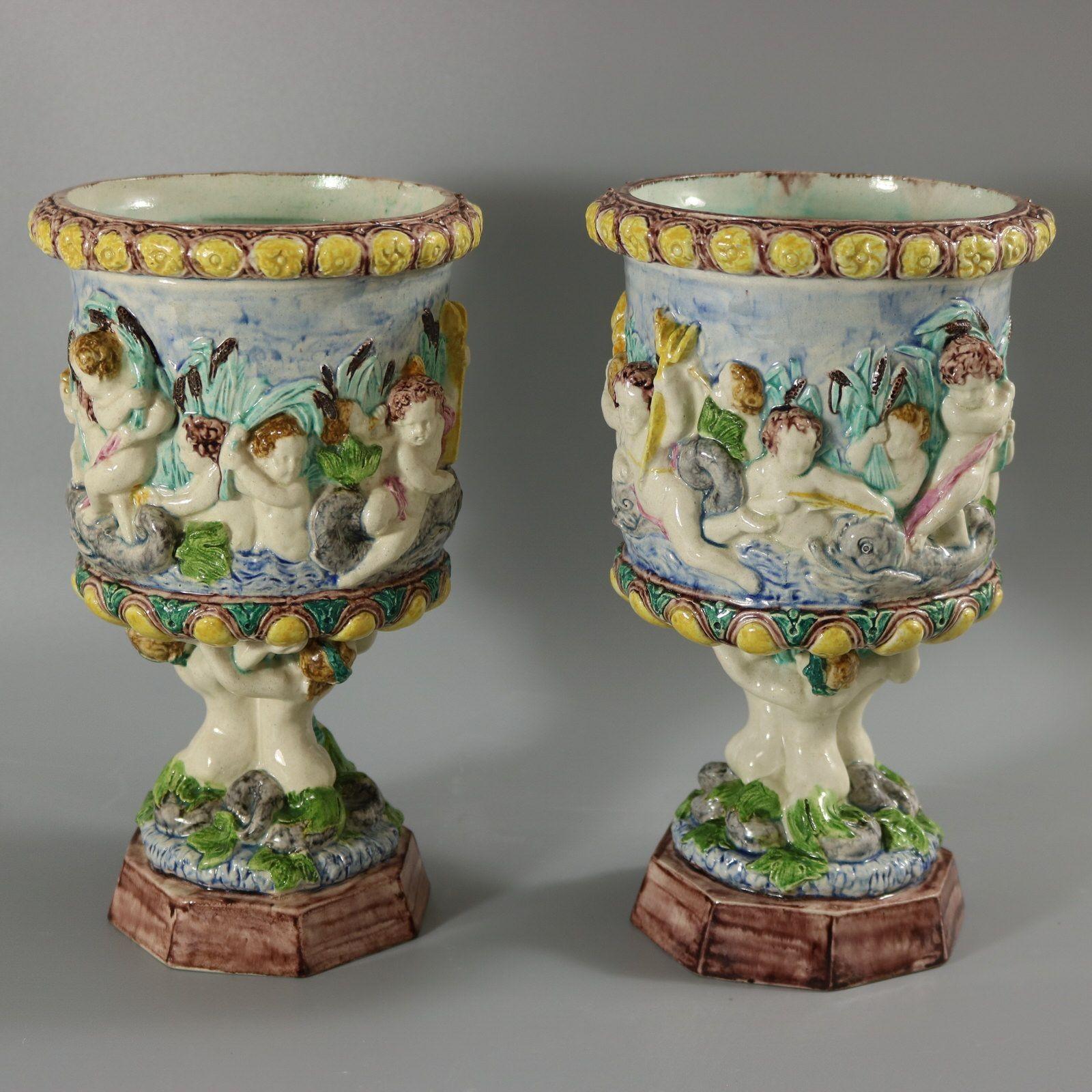 Majolique Paire de vases mythologiques en majolique de Palissy de Thomas Sergent en vente
