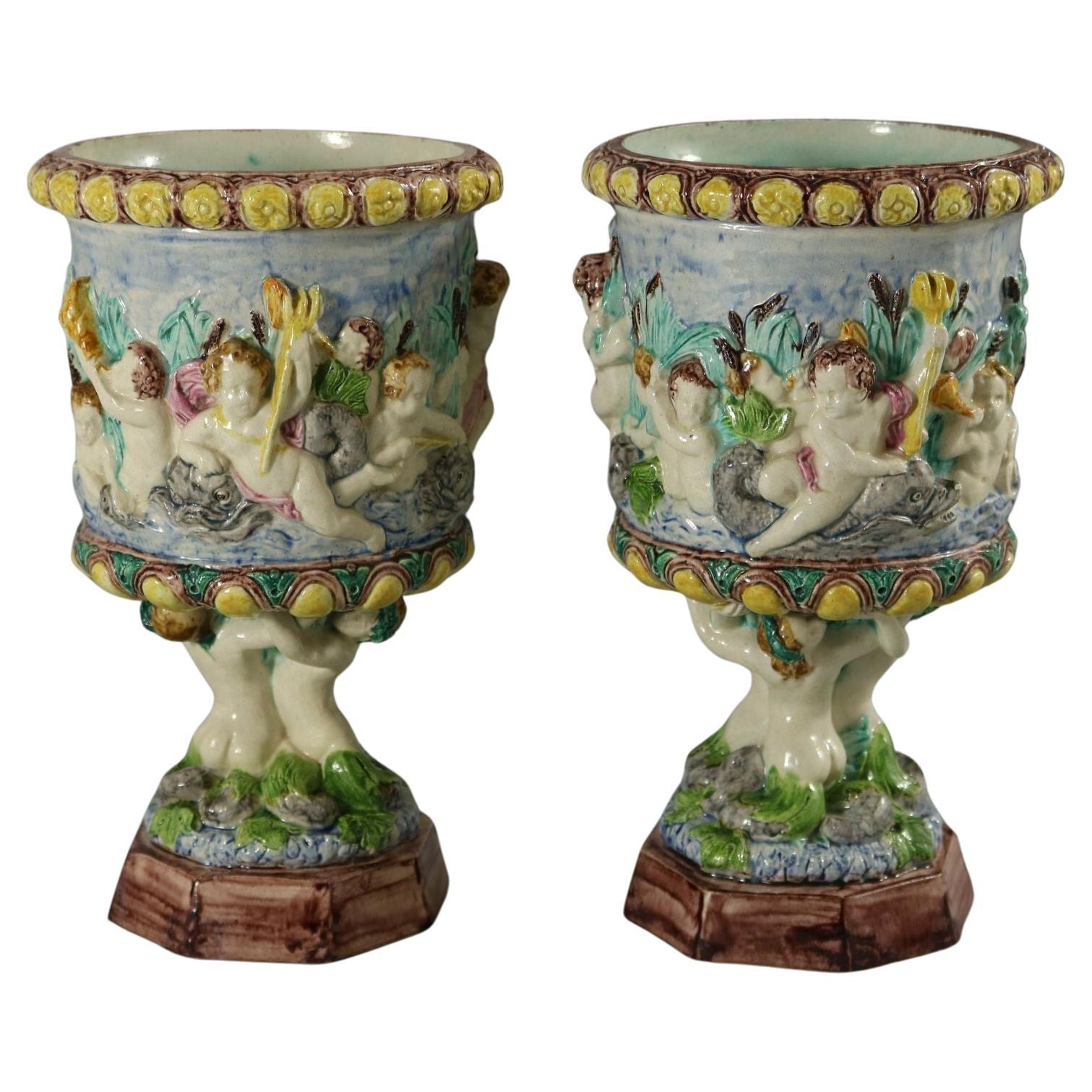 Paire de vases mythologiques en majolique de Palissy de Thomas Sergent en vente