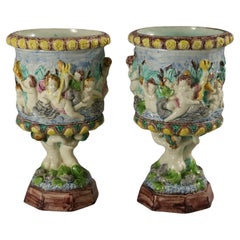 Paire de vases mythologiques en majolique de Palissy de Thomas Sergent