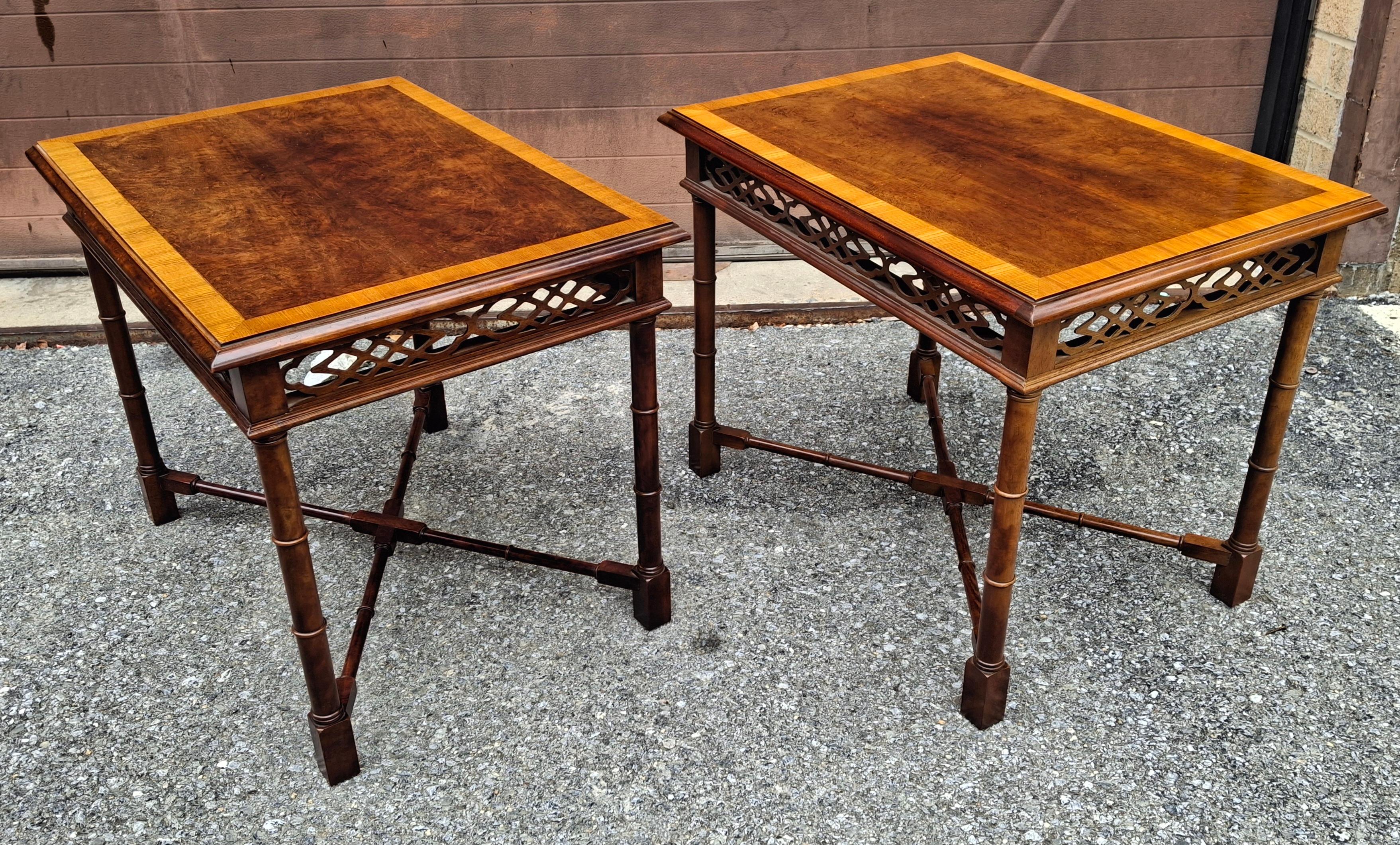 Pair Thomasville Chinese Chippendale Crossbanded Mahogany Faux Bamboo Side Table en vente 2