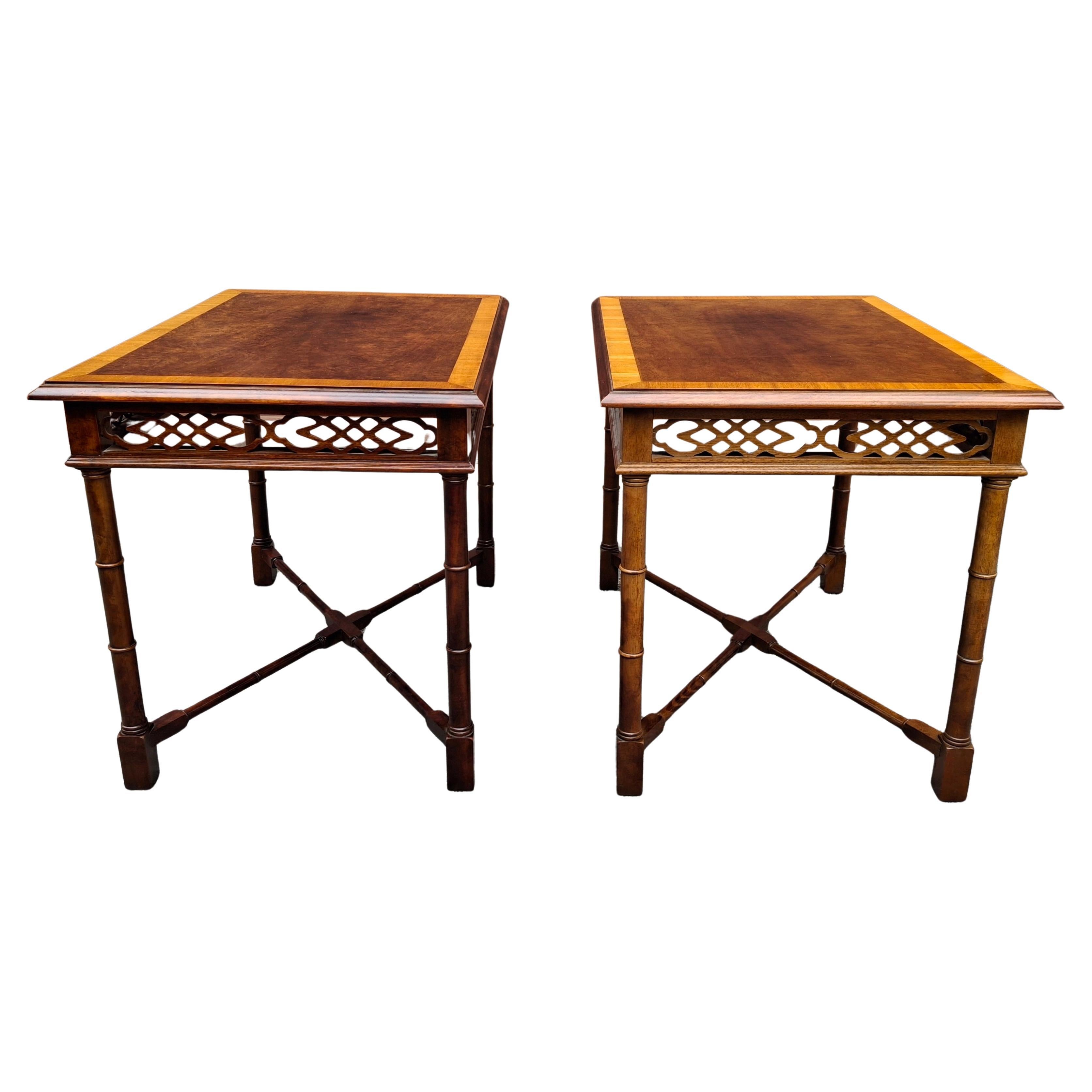 Pair Thomasville Chinese Chippendale Crossbanded Mahogany Faux Bamboo Side Table en vente