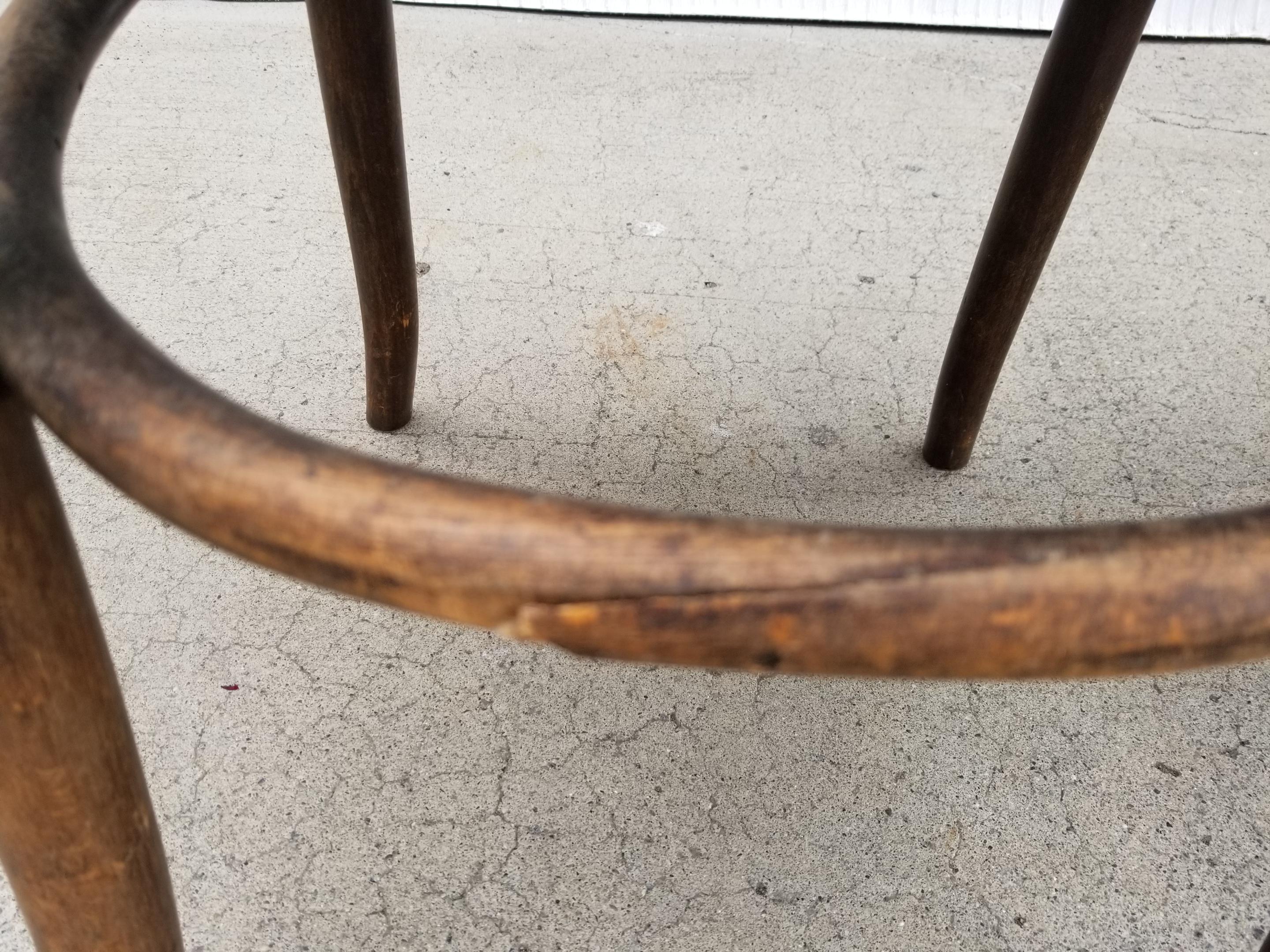 Pair of Thonet Bentwood Chairs, Early 20th Century 11