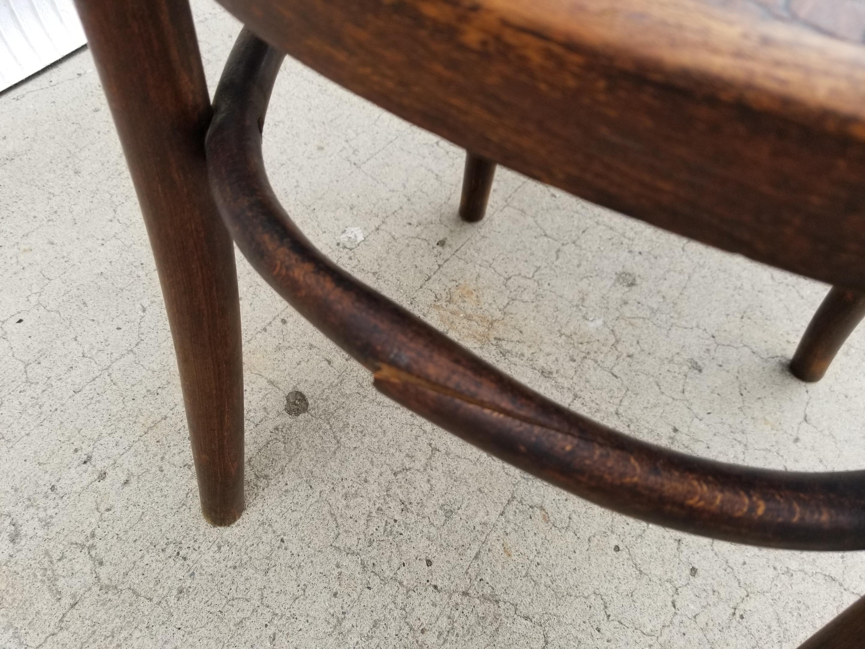 Pair of Thonet Bentwood Chairs Early 20th Century 2