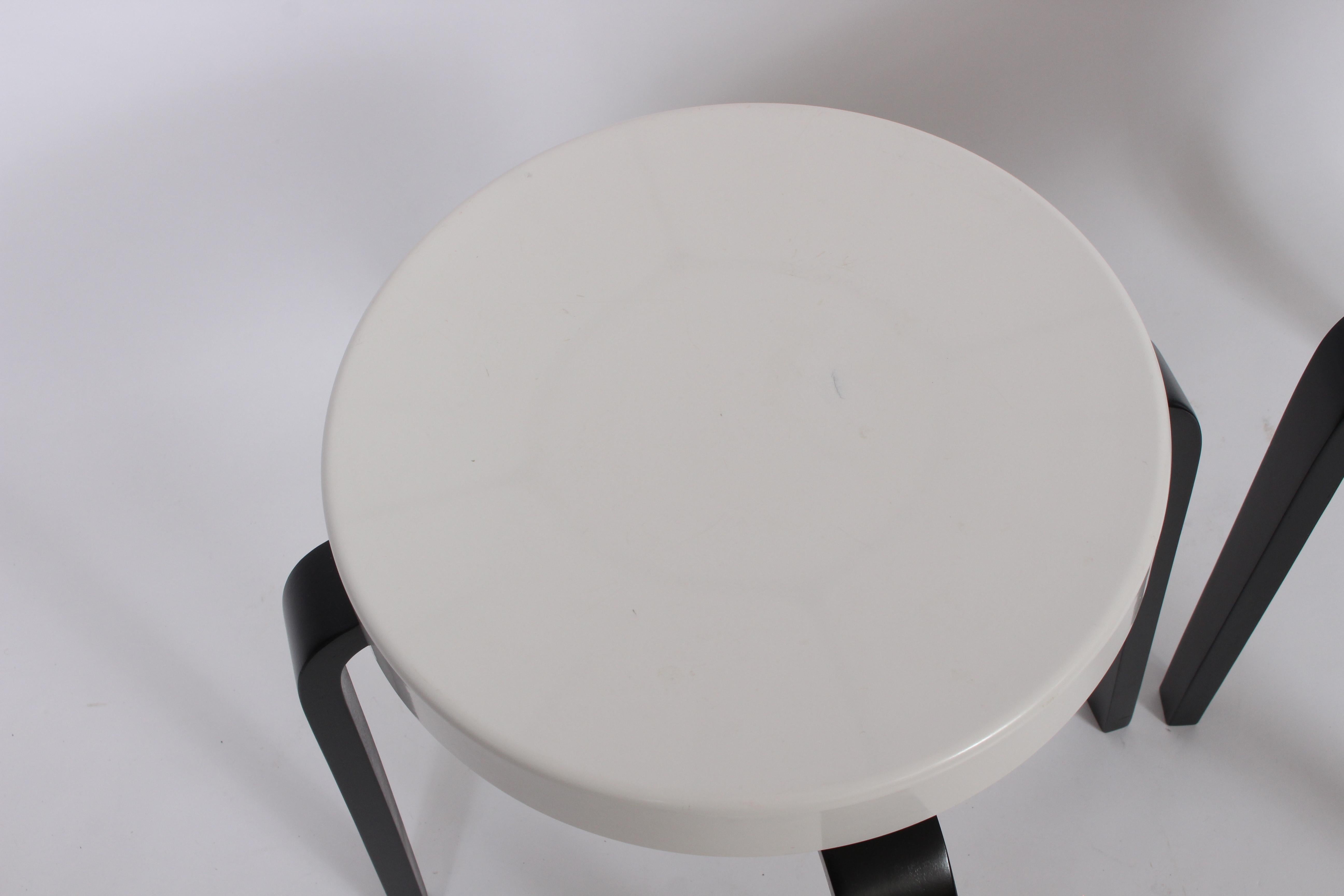 Mid-20th Century Pair of Thonet White and Black Bakelite Stacking Stools, 1930s For Sale