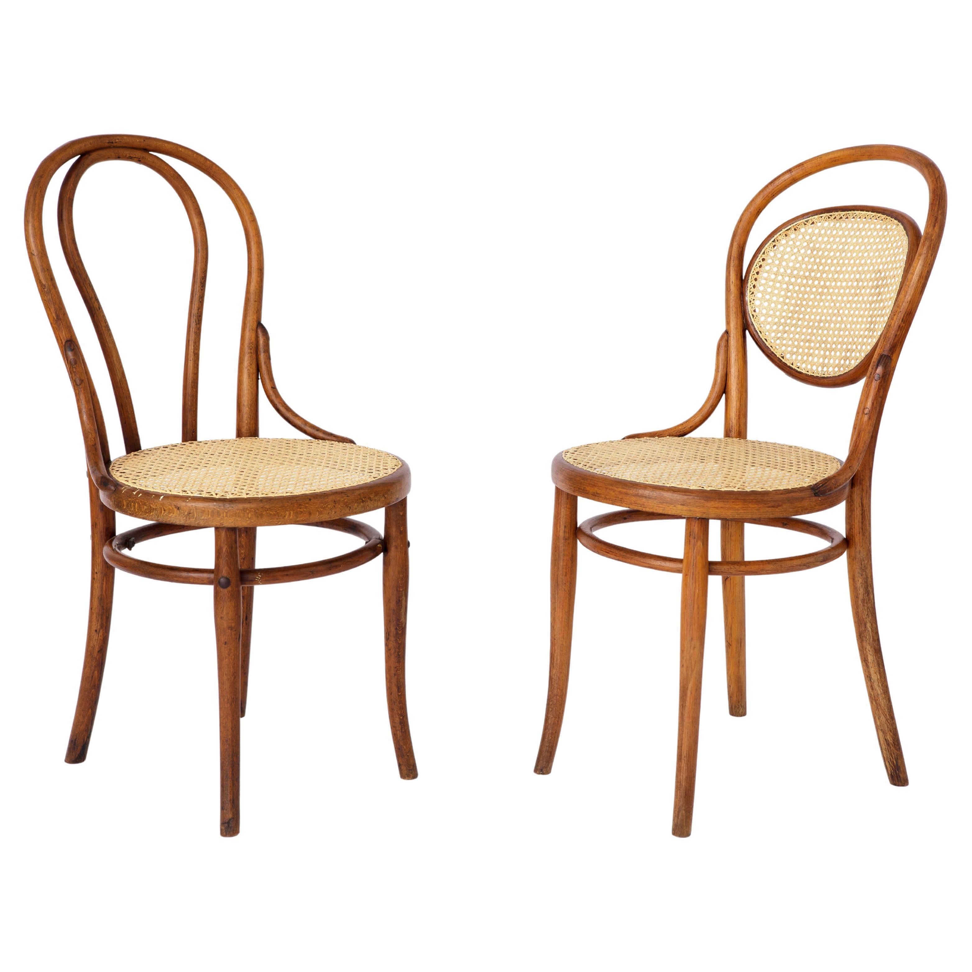 Pair Thonet chairs 1920s-1940s Bentwood Viennese weaving