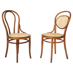 Pair Thonet chairs 1920s-1940s Bentwood Viennese weaving