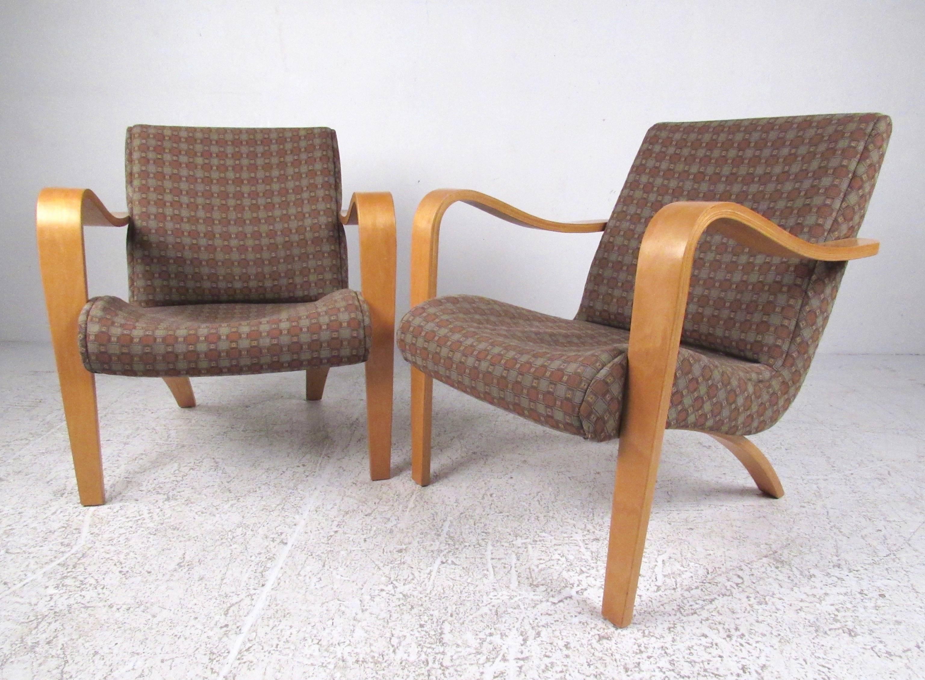 20th Century Pair of Thonet Lounge Chairs