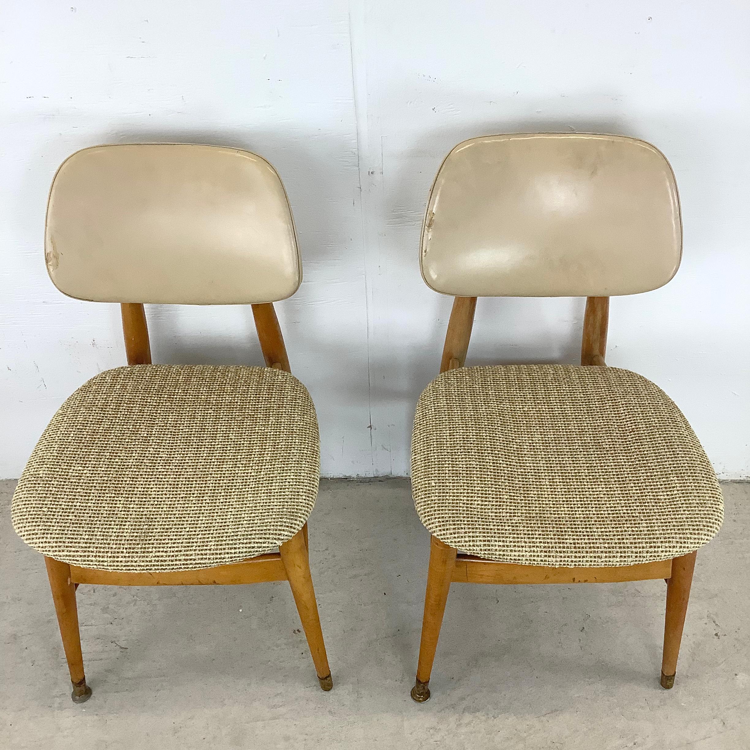 Paire de chaises d'appoint de style Thonet du milieu du siècle dernier Abîmé - En vente à Trenton, NJ