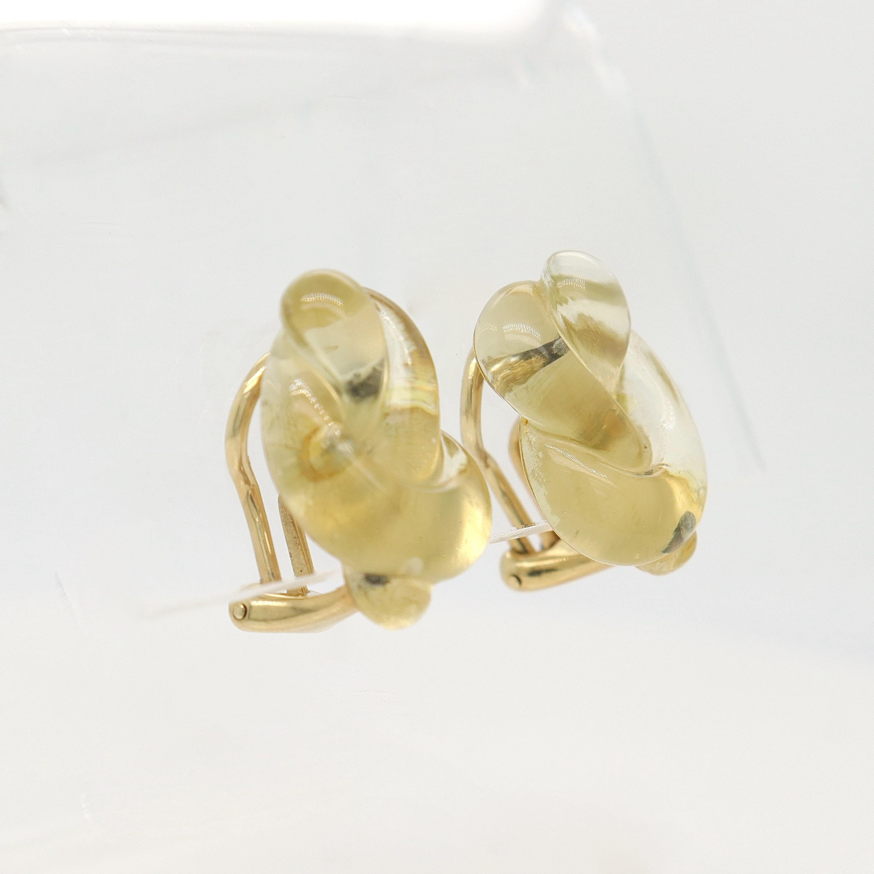 Pair Tiffany & Co 18K Gold & Glass Modern Pretzel Earrings by Angela Cummings In Good Condition For Sale In Philadelphia, PA