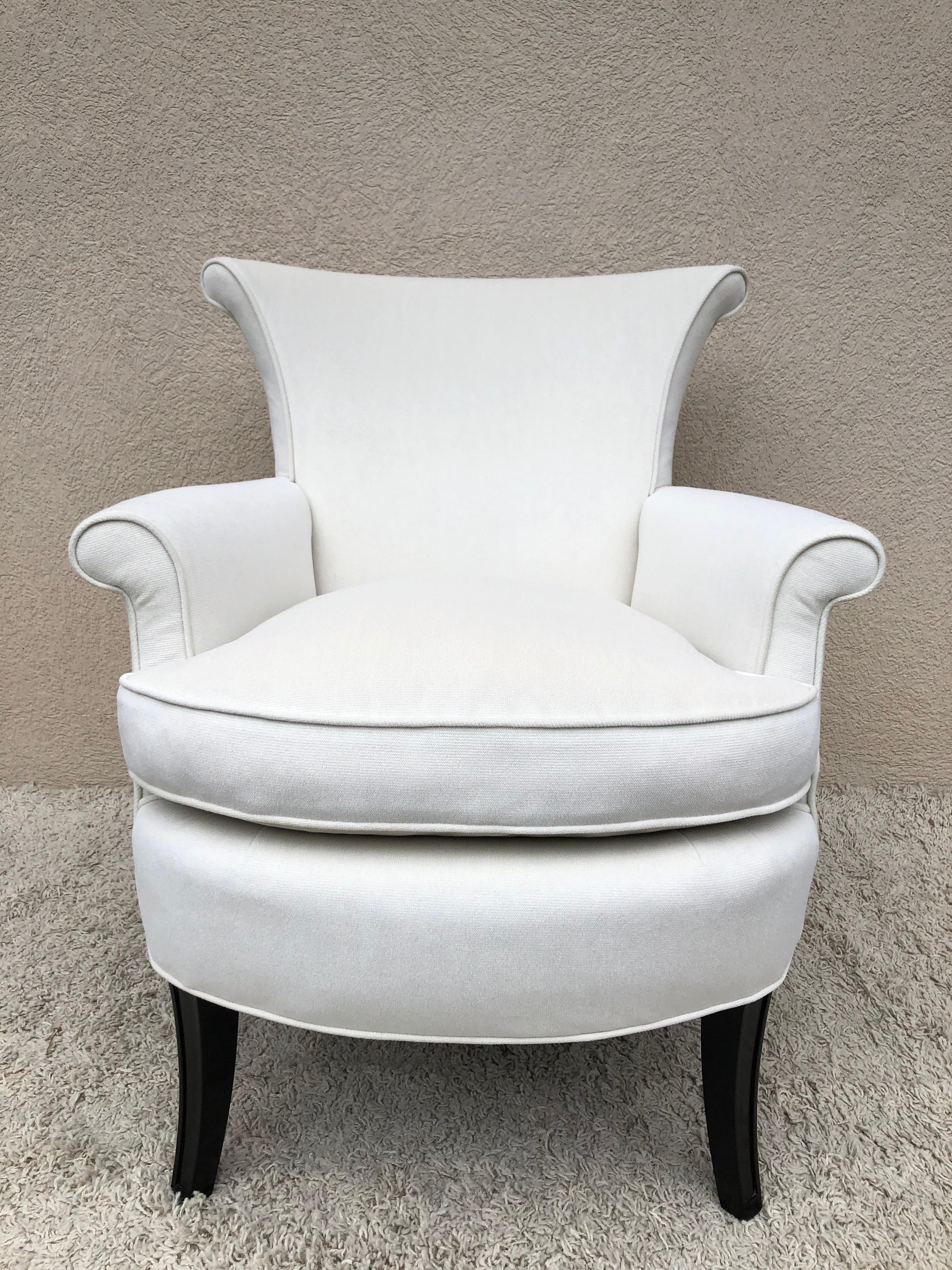 Paar Tommi Parzinger Petite Slipper Chairs/ Club Arm Chairs im Zustand „Hervorragend“ im Angebot in Westport, CT