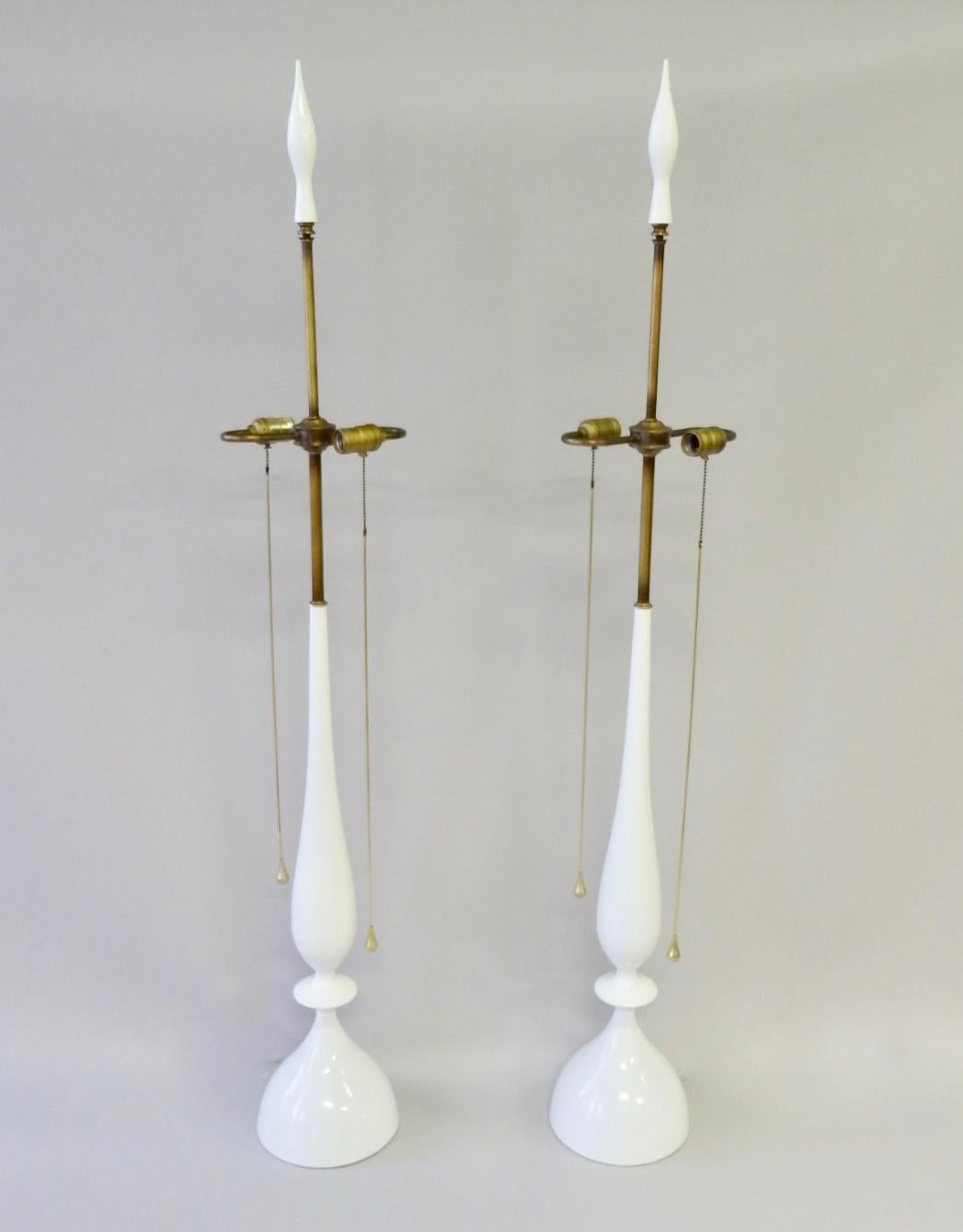 American Tommi Parzinger Style White Lacquer with Brass Pull Rembrandt Table Lamps, Pair For Sale