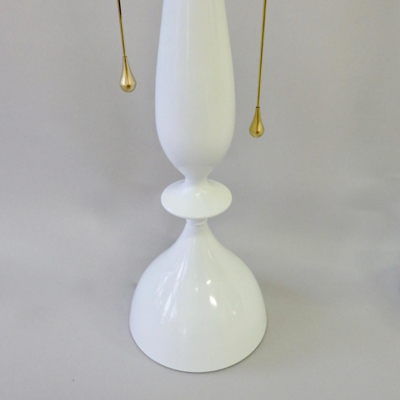 Mid-20th Century Tommi Parzinger Style White Lacquer with Brass Pull Rembrandt Table Lamps, Pair For Sale