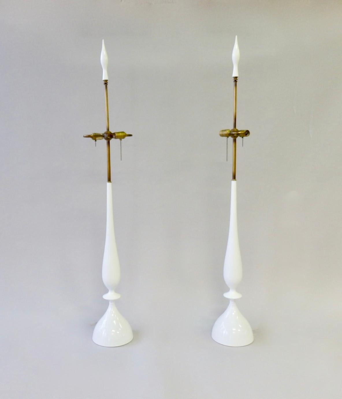 Walnut Tommi Parzinger Style White Lacquer with Brass Pull Rembrandt Table Lamps, Pair For Sale