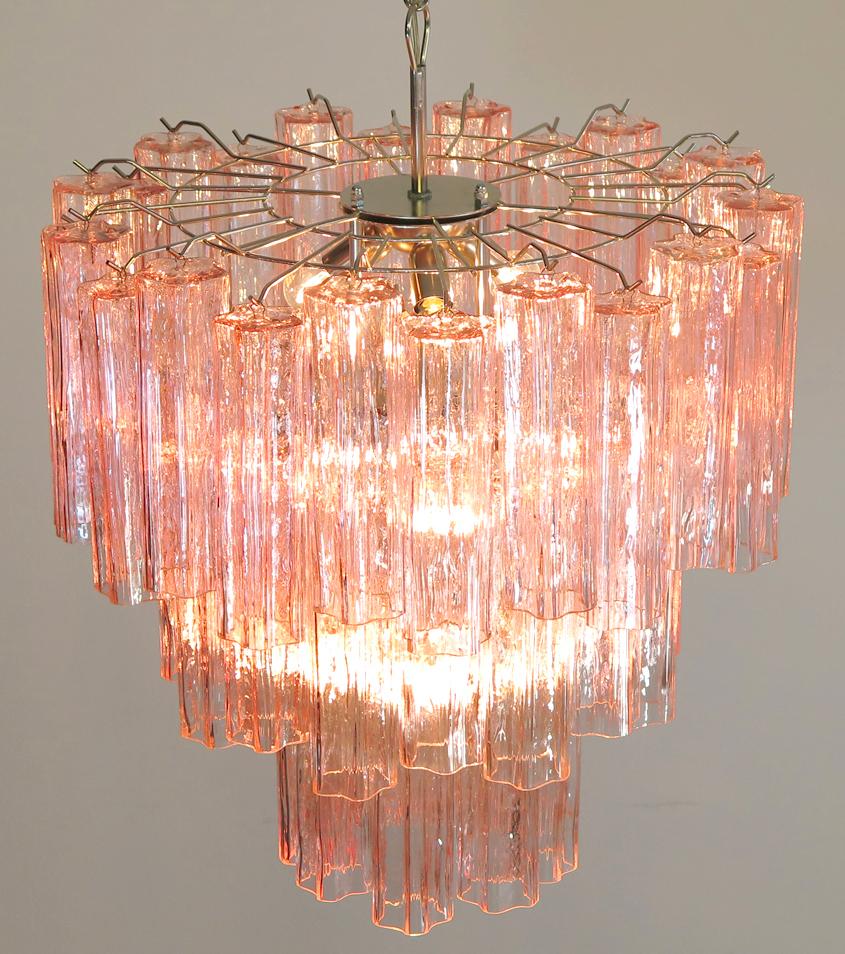 Coppia di lampadari Tronchi, 48 bicchieri rosa, Murano, 1990 in vendita 5