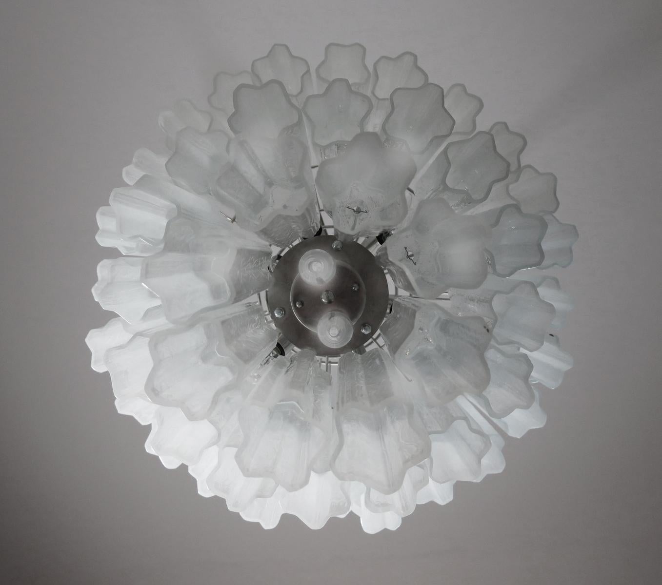 Italian Pair Tronchi Chandeliers Style Toni Zuccheri, 48 White Glasses, Murano, 1990 For Sale