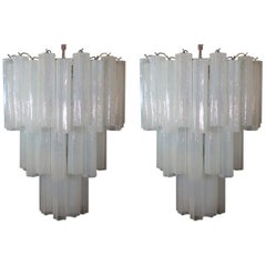Paar Tronchi-Kronleuchter im Stil von Toni Zuccheri, 48 weiße Gläser, Murano, 1990