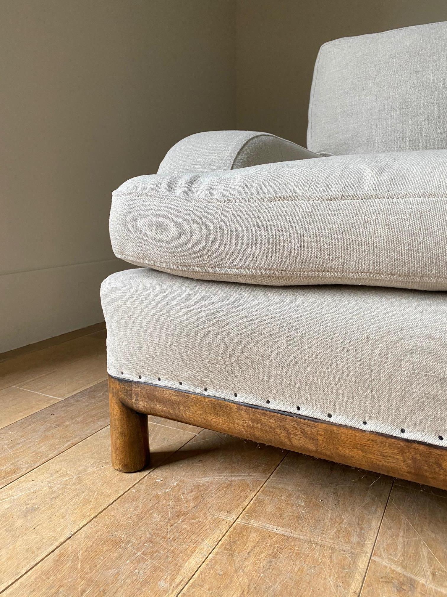 Mid-20th Century Pair Upholstered Club Chairs Attributed to Robsjohn - Gibbing, England, 1940s