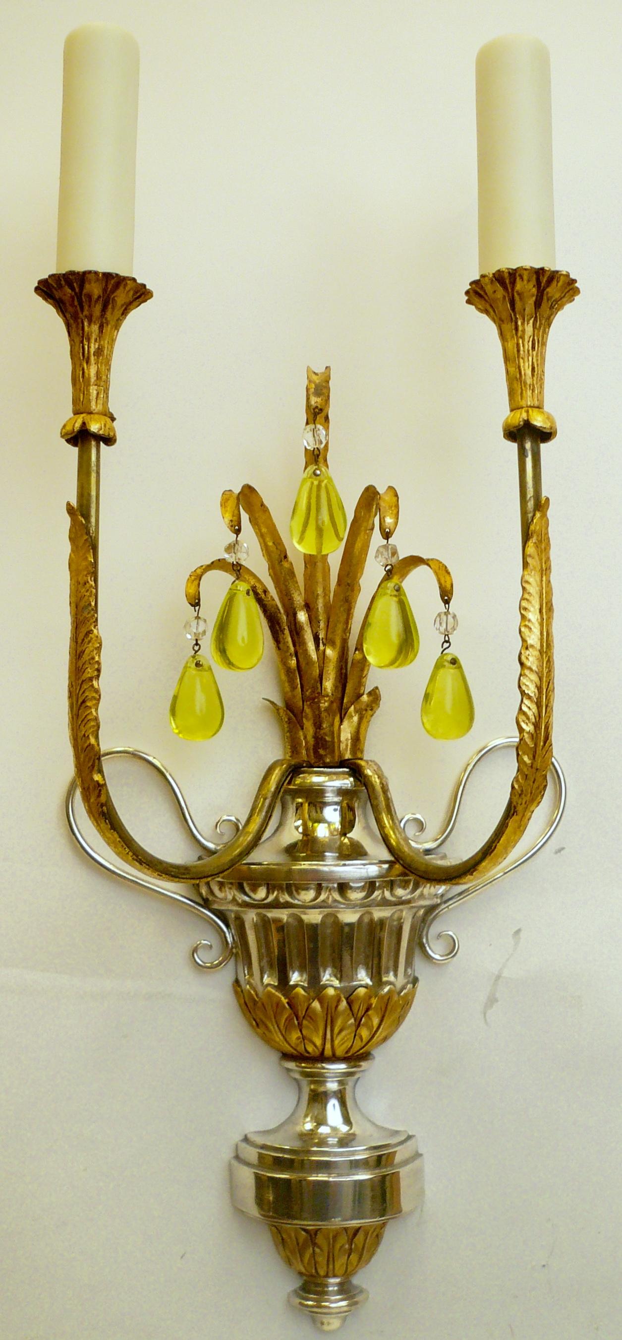 Belle Époque Paire d’appliques à deux lumières en forme d’urne d’E. F. Caldwell