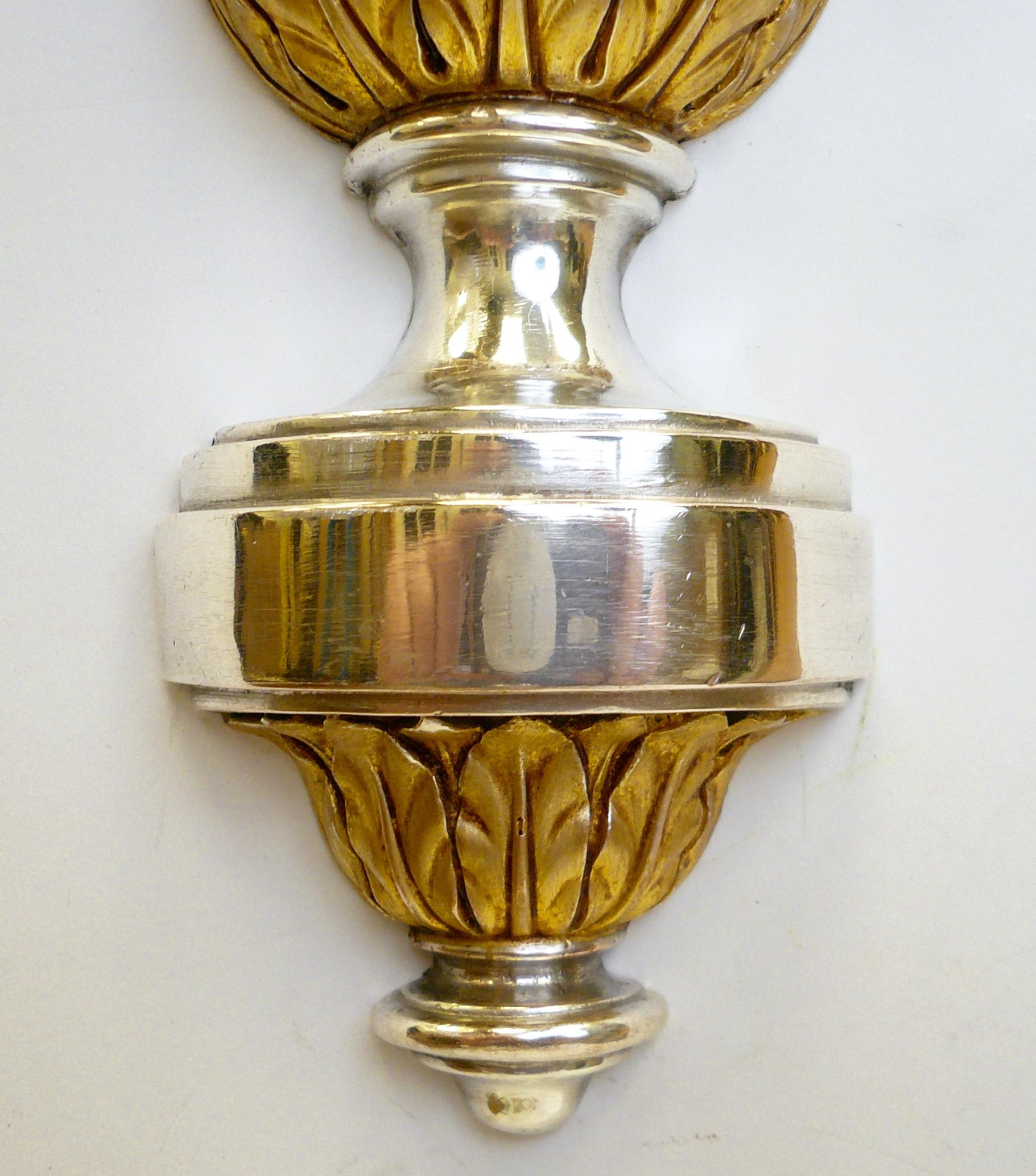 Paire d’appliques à deux lumières en forme d’urne d’E. F. Caldwell Bon état à Pittsburgh, PA