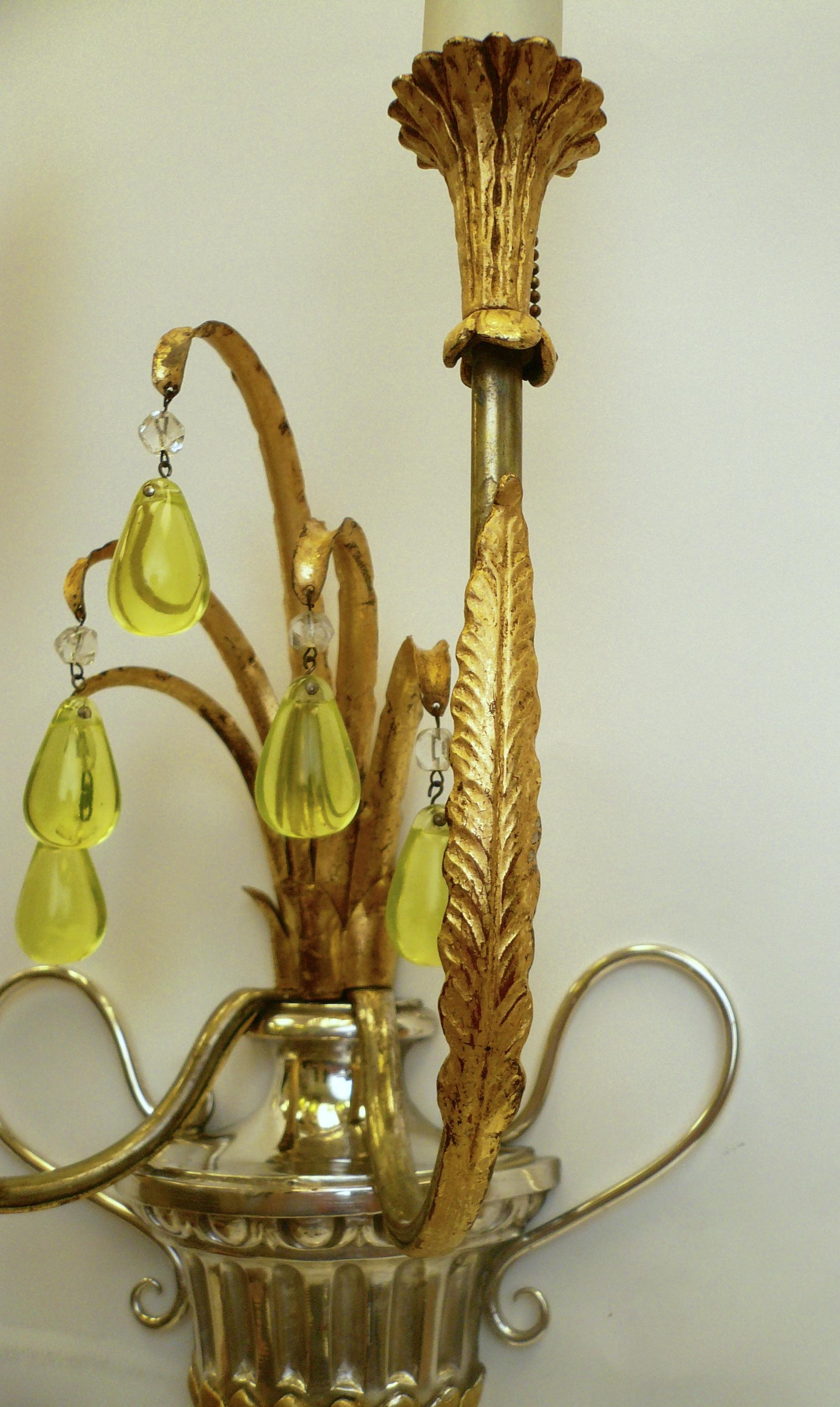 Bronze Paire d’appliques à deux lumières en forme d’urne d’E. F. Caldwell