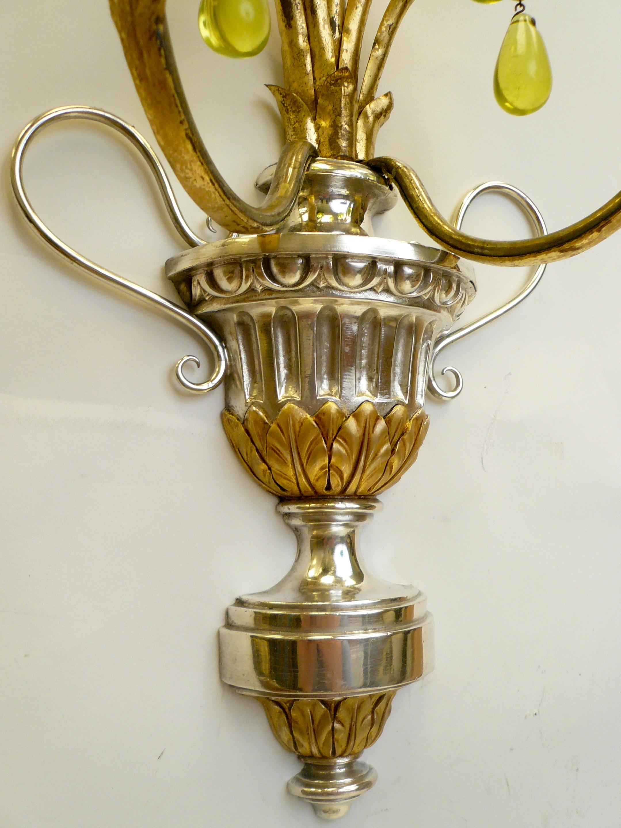 Paire d’appliques à deux lumières en forme d’urne d’E. F. Caldwell 1