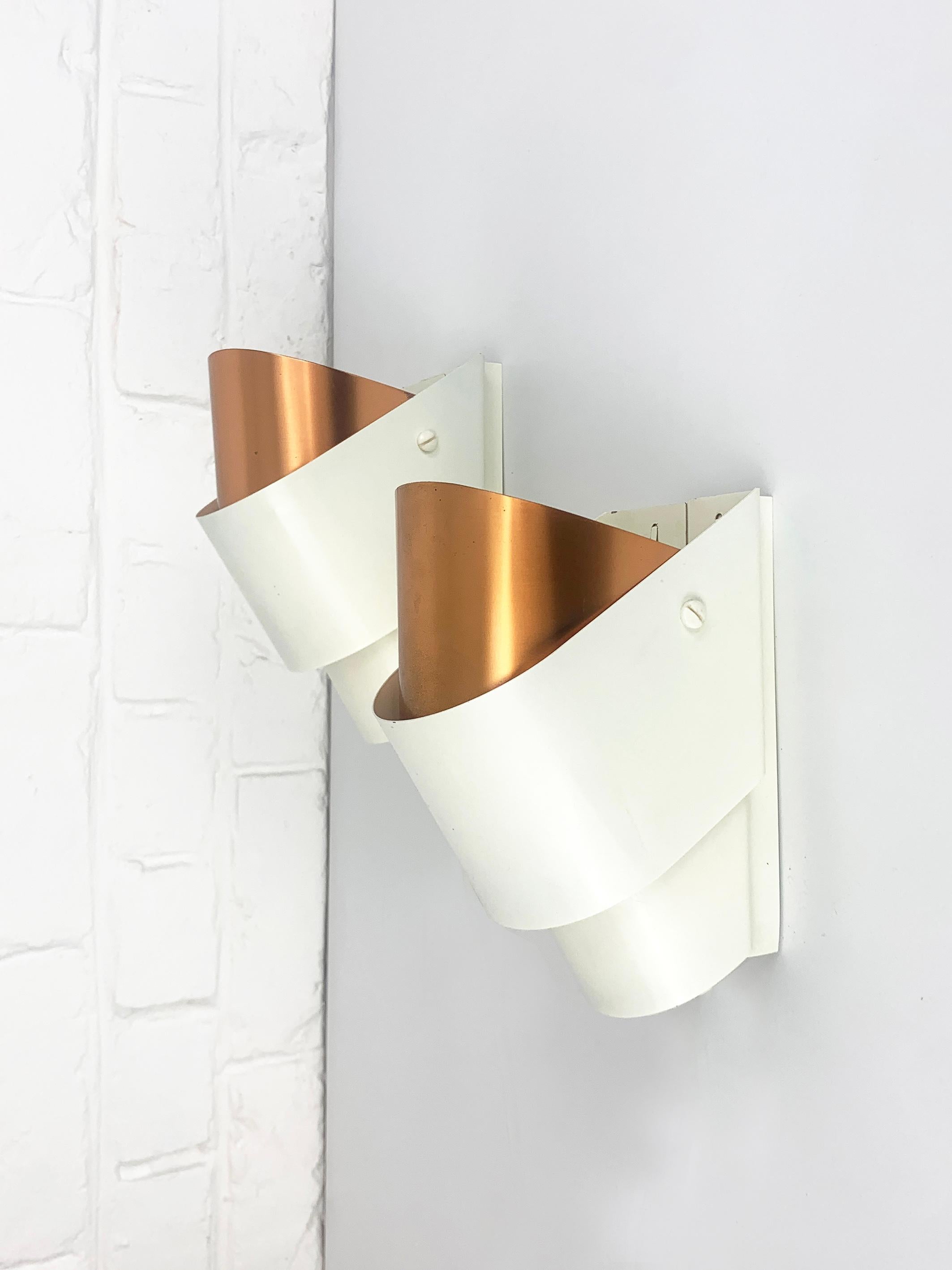 Scandinave moderne Paire d'appliques V-317 de Hans-Agne Jakobsson pour AB Markaryd, Suède, années 1960 en vente