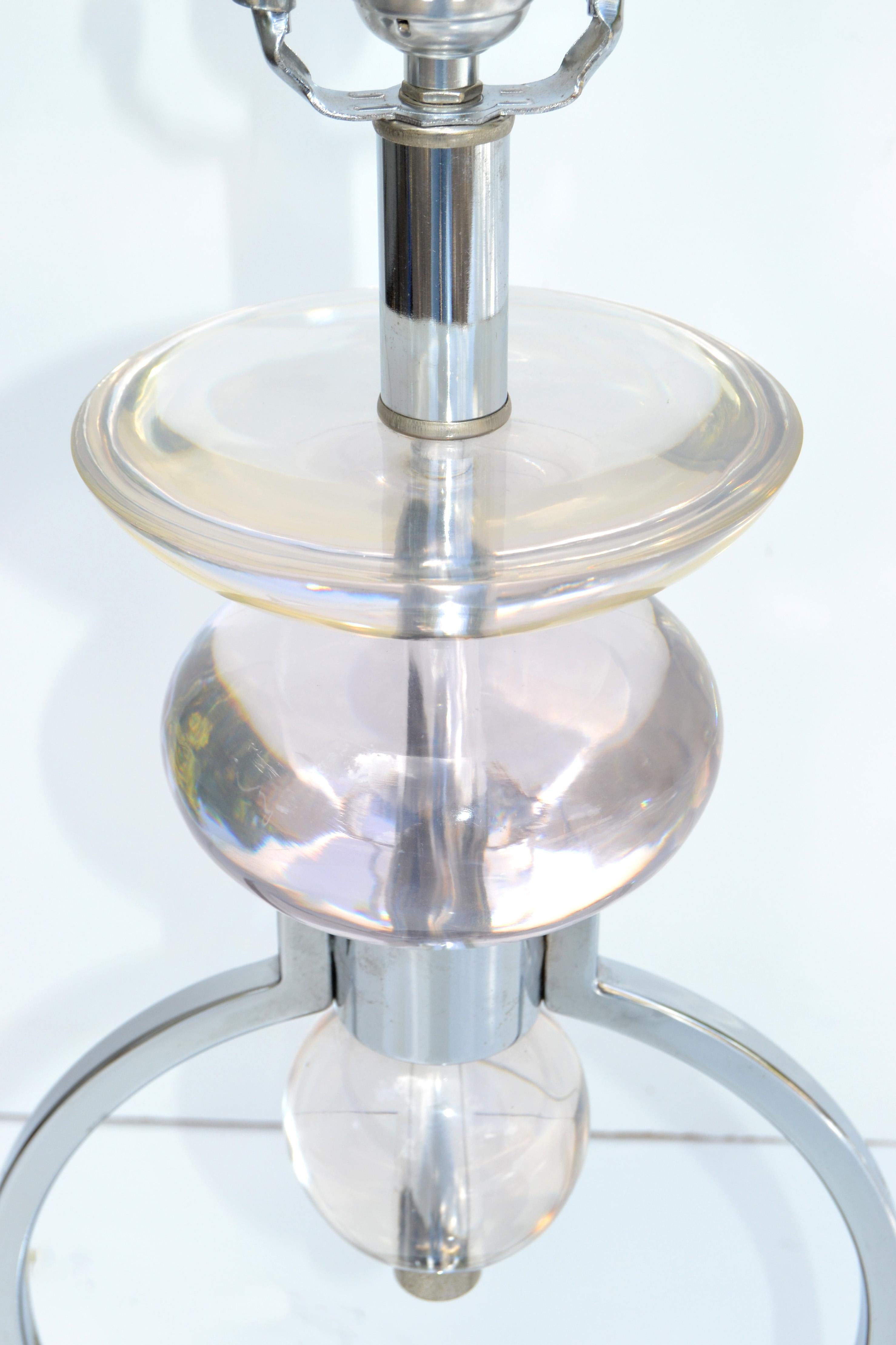 Pareja, Van Teal Lámparas de mesa y pantallas geométricas de lucita y cromo Modernas de mediados de siglo Lucite en venta