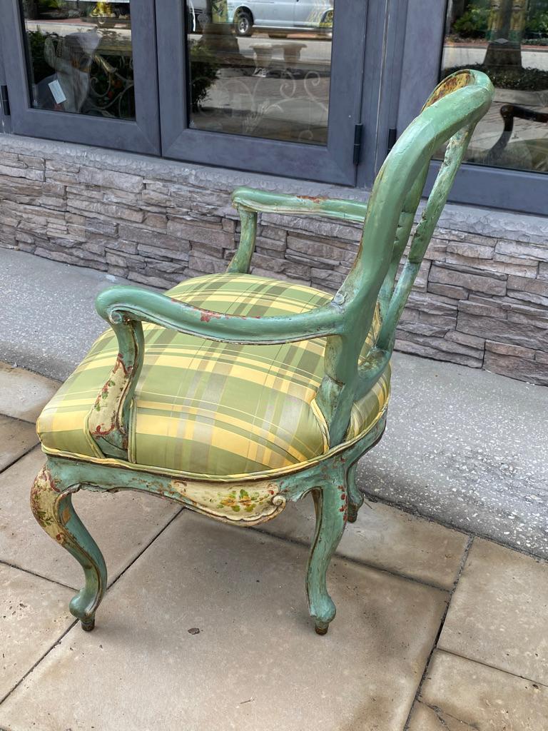 Pair of Venetian Chinoiserie Polychrome Armchairs In Good Condition For Sale In Sarasota, FL