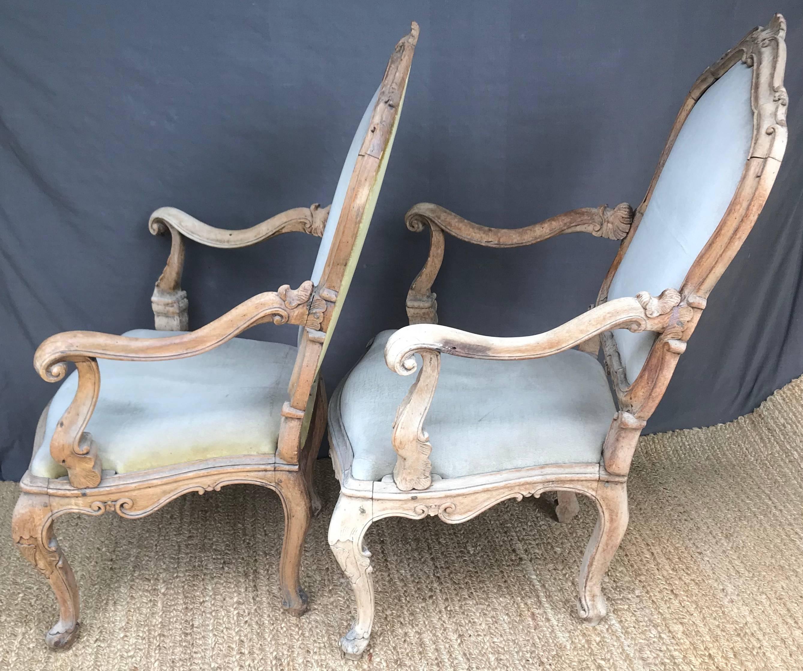 Louis XV Pair Bleached Wood Venetian Open Armchairs For Sale