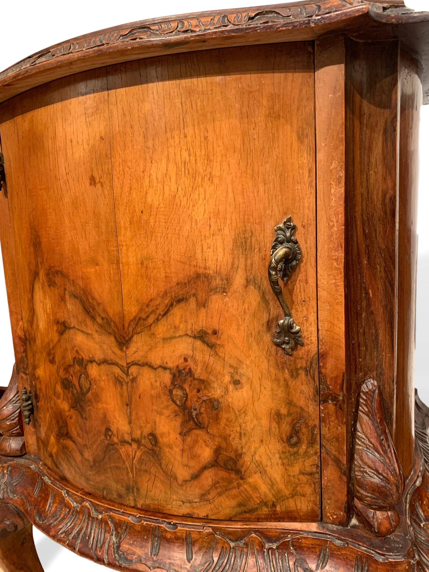 Pair of Venetian Side Cabinets in Figured Walnut Hand Carved Moldings circa 1920 2