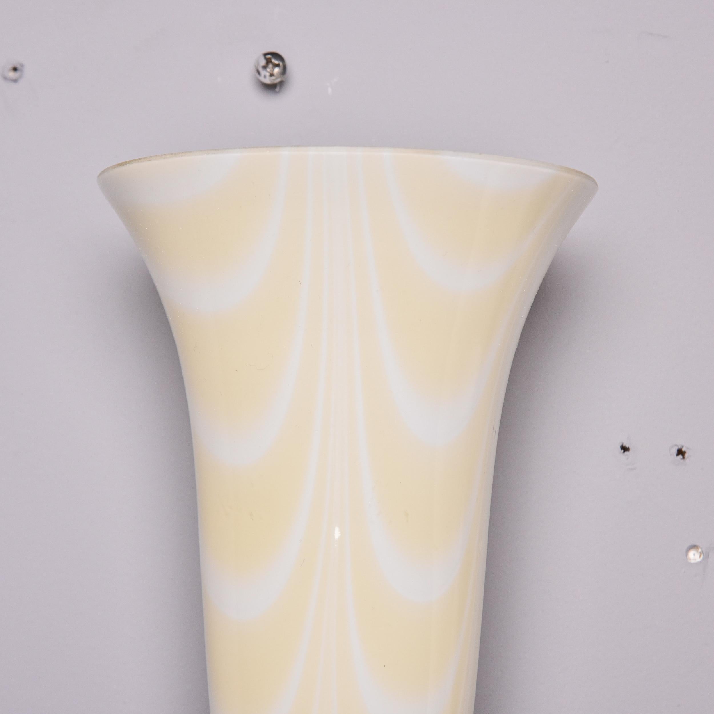 XX secolo Coppia di Venini Vintage in vetro di Murano giallo pallido e bianco in vendita