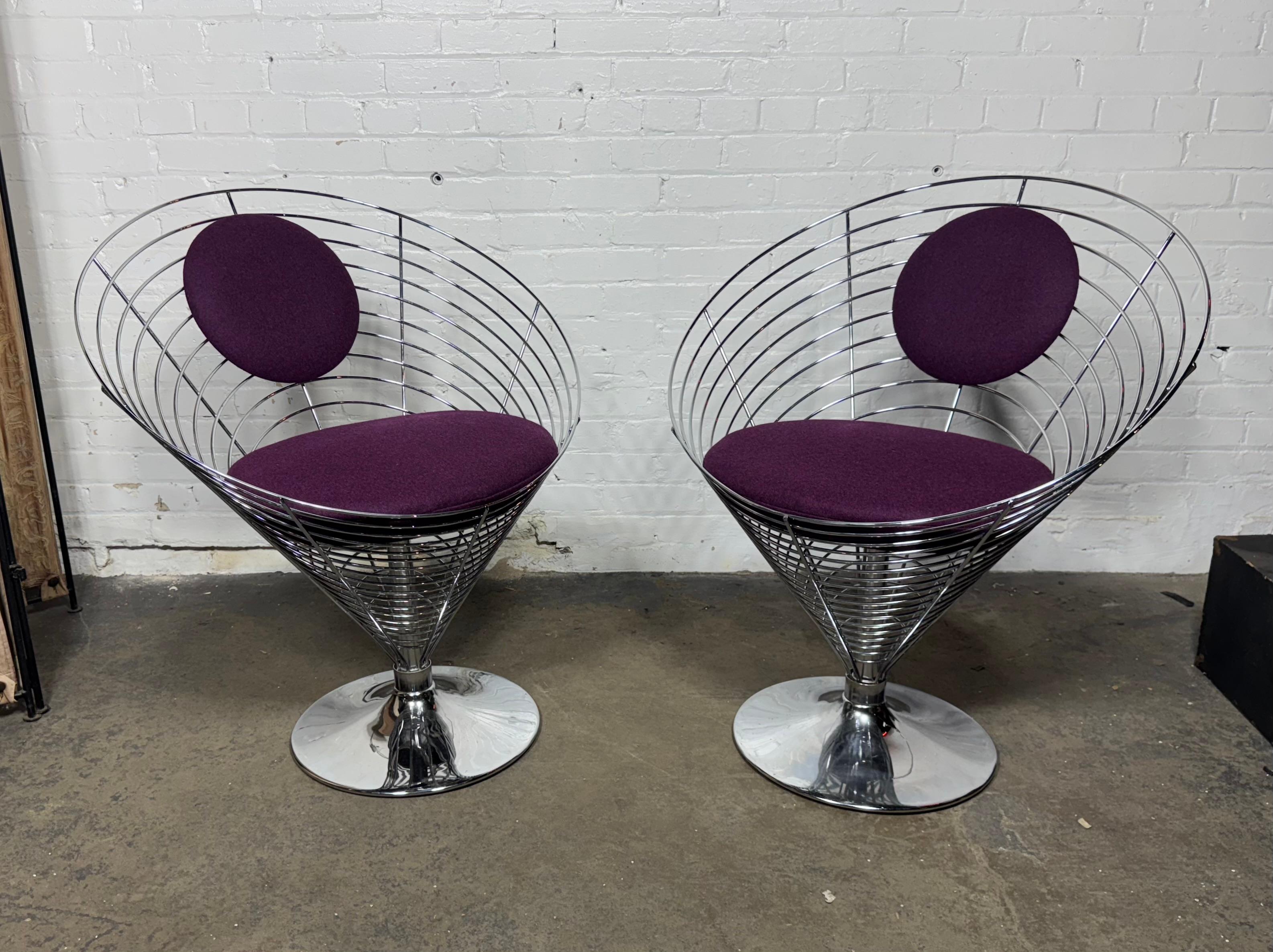 Coppia di sedie a cono in filo metallico di Verner Panton, finitura cromata, Pop Modernista / Space-Age in vendita 3