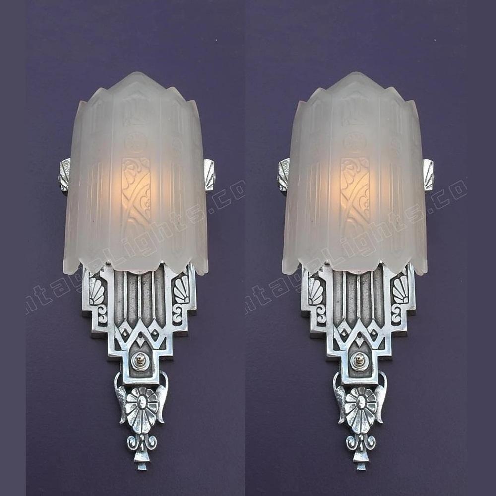 Poli Paire d'appliques murales Art Déco américaines vintage de très grand style avec verre d'origine en vente