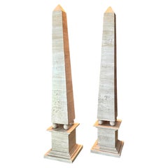 Par de Obeliscos Arquitectónicos de Madera Pintada Muy Grandes de Mediados de Siglo.