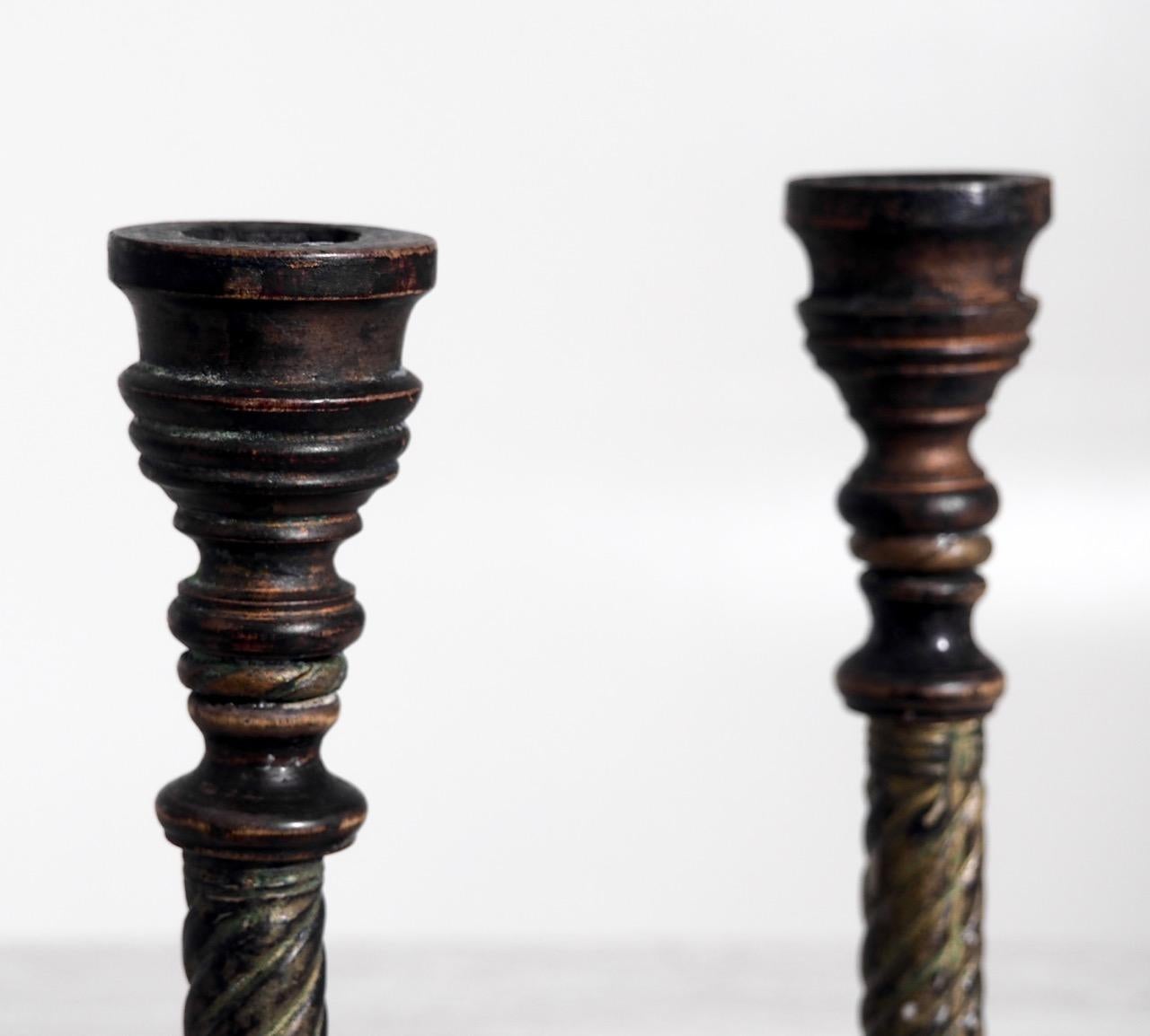 Pair very rare of Swedish candlesticks in carved wood, original paint and guilt, circa 1800-1830.