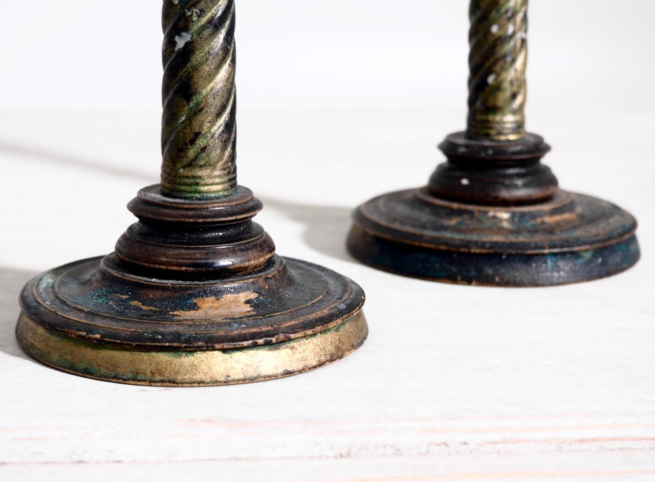 Pair Very Rare of Swedish Candlesticks in Carved Wood, circa 1800-1830 In Good Condition For Sale In Aalsgaarde, DK