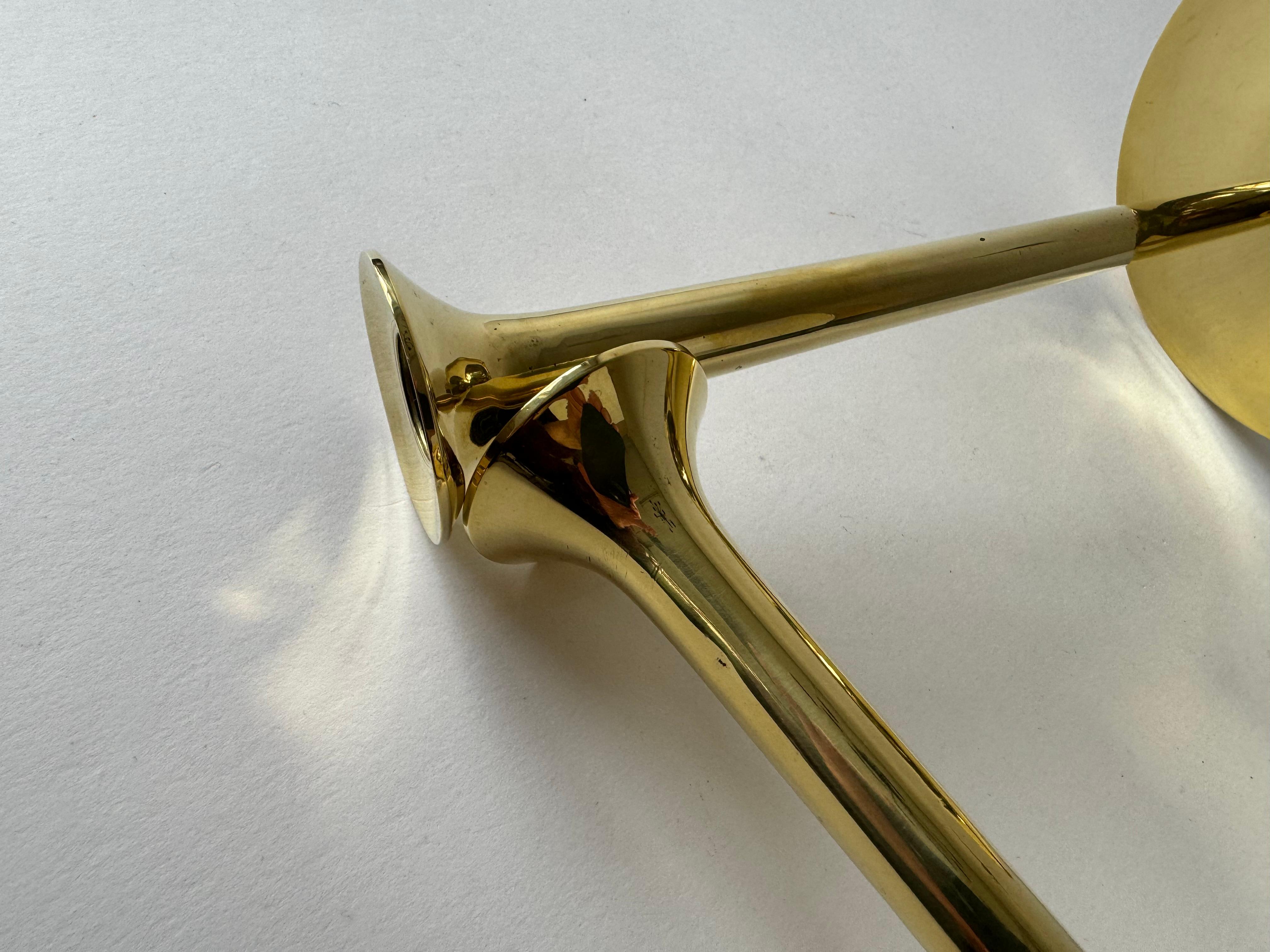 Paire de très grands bougeoirs en laiton par Georg Wojidkow Suède, Moderne 1960s en vente 5