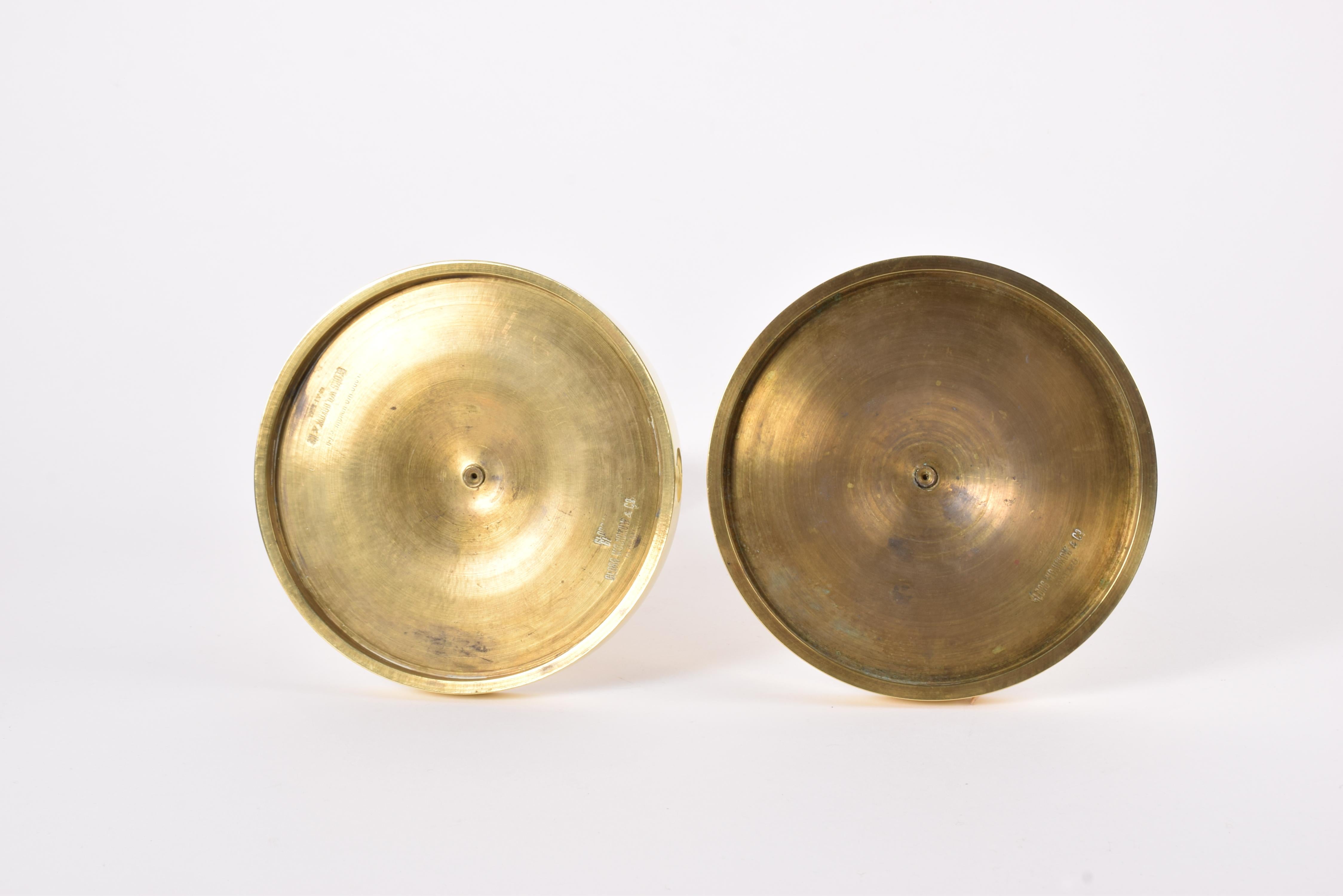 Laiton Paire de très grands bougeoirs en laiton par Georg Wojidkow Suède, Moderne 1960s en vente