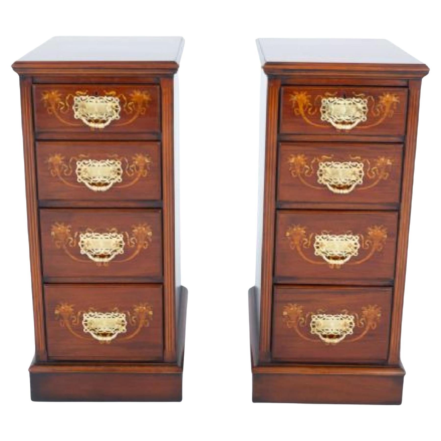 Paire de commodes victoriennes à tiroirs en marqueterie 1880