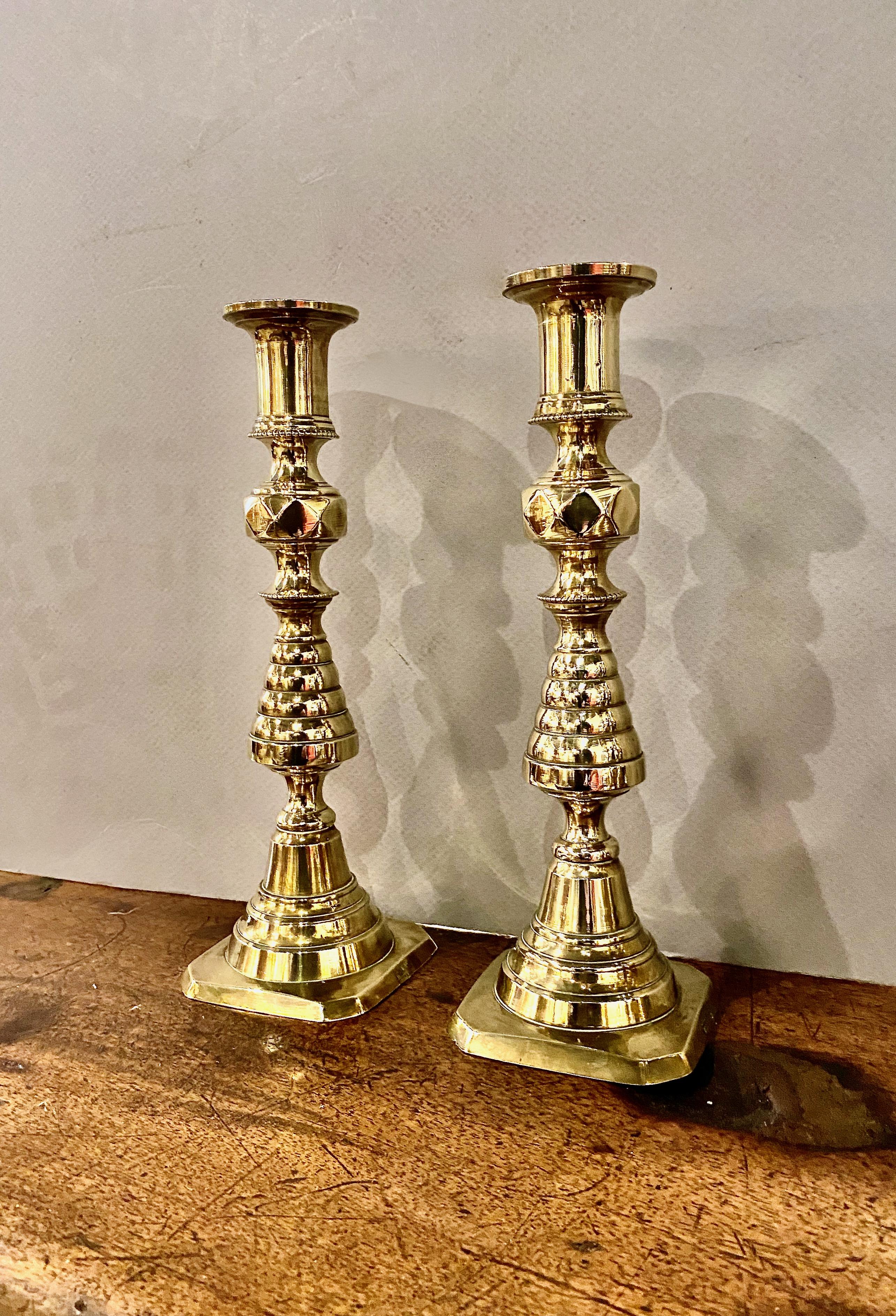 Pair Victorian Brass Beehive and Diamond Candlesticks In Good Condition In Pasadena, CA