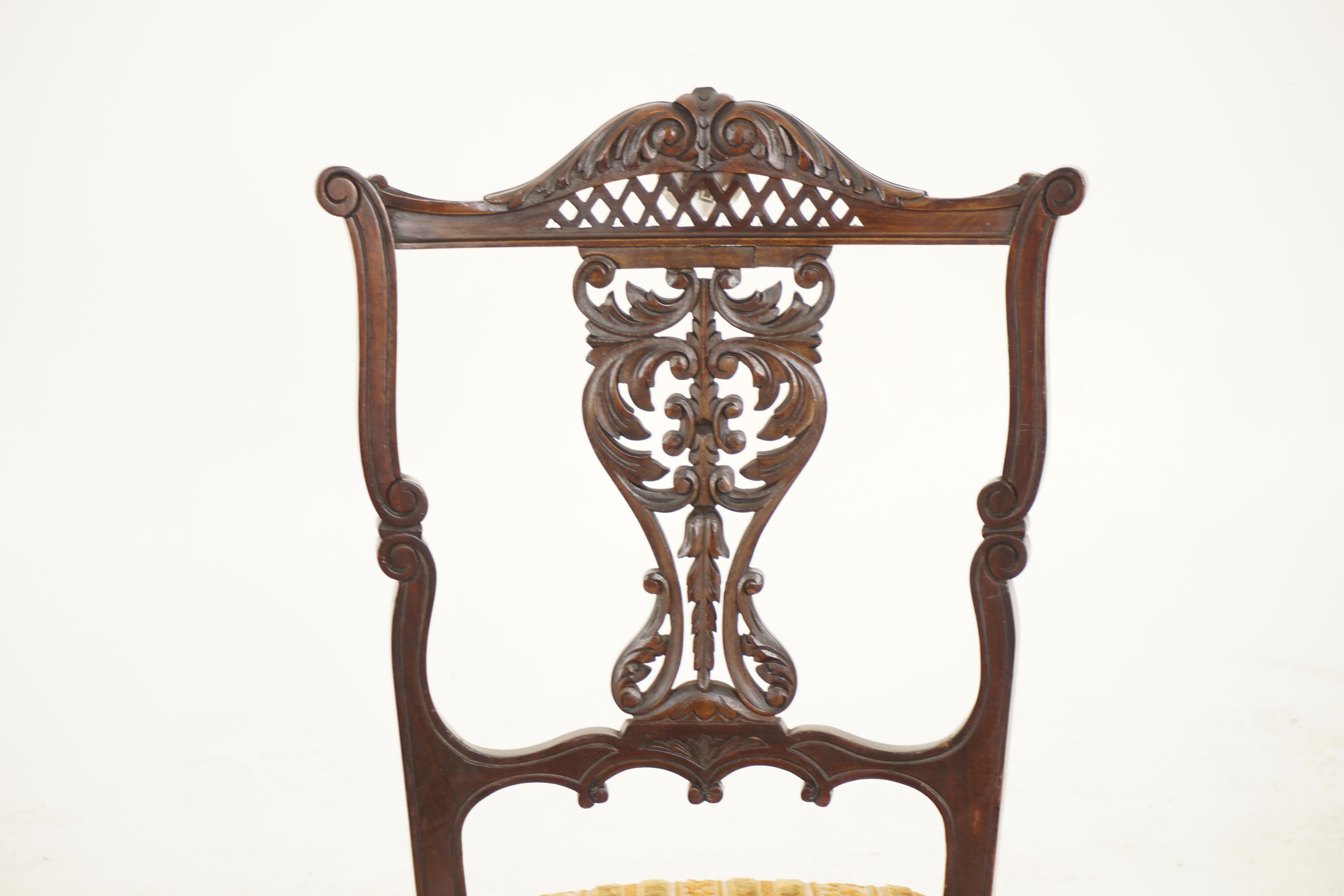 Pair Victorian Carved Walnut Side Chairs, Occasional Chairs, Scotland 1890, H503 In Good Condition For Sale In Vancouver, BC