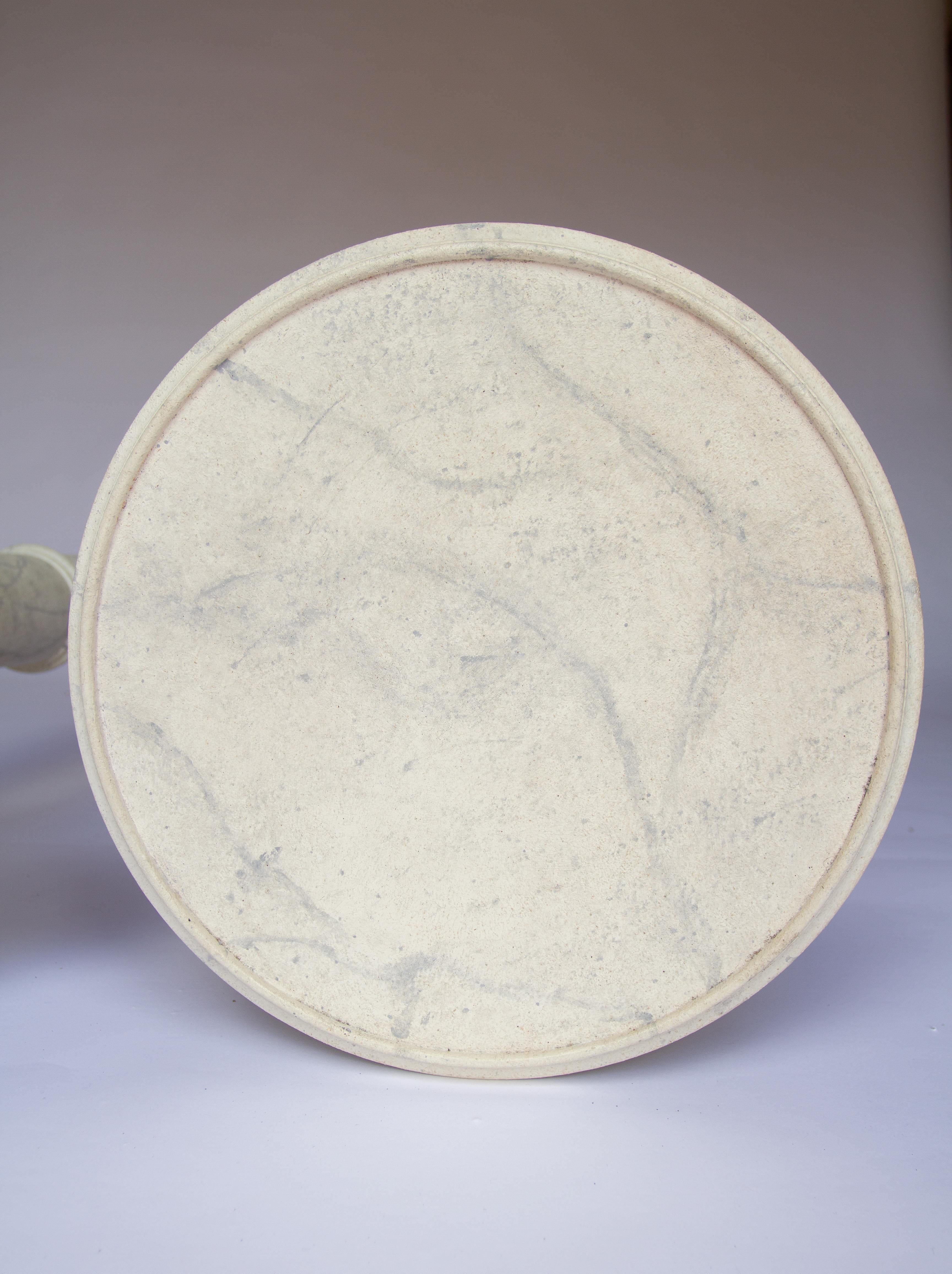 Barocco Coppia di piedistalli vittoriani a forma di colonna in finto marmo in vendita
