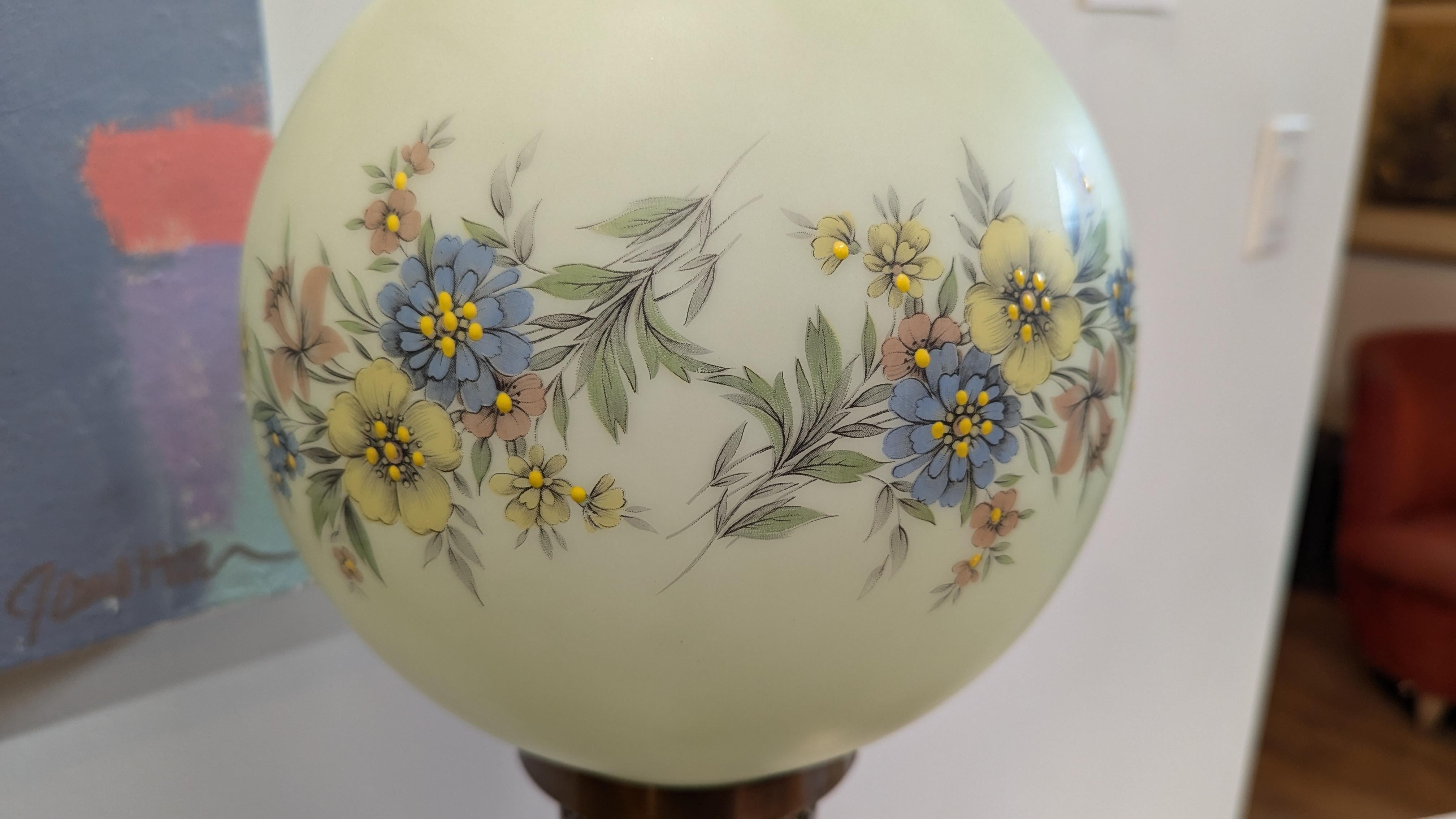 Pareja de Lámparas de Mesa Victorianas Pantoneadas a Mano Victoriano en venta