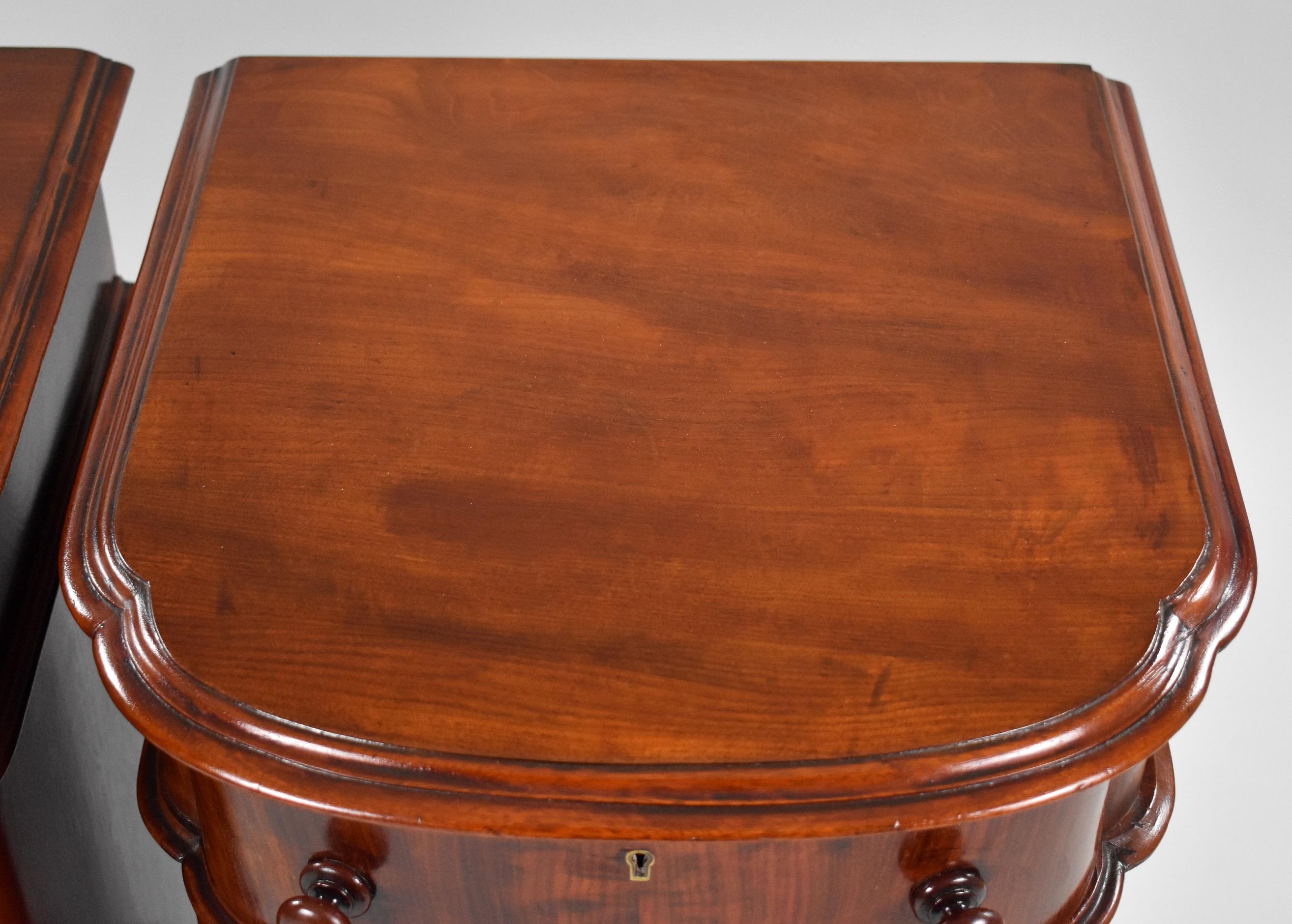 Pair Victorian Mahogany Bow Front Bedside Chests 1