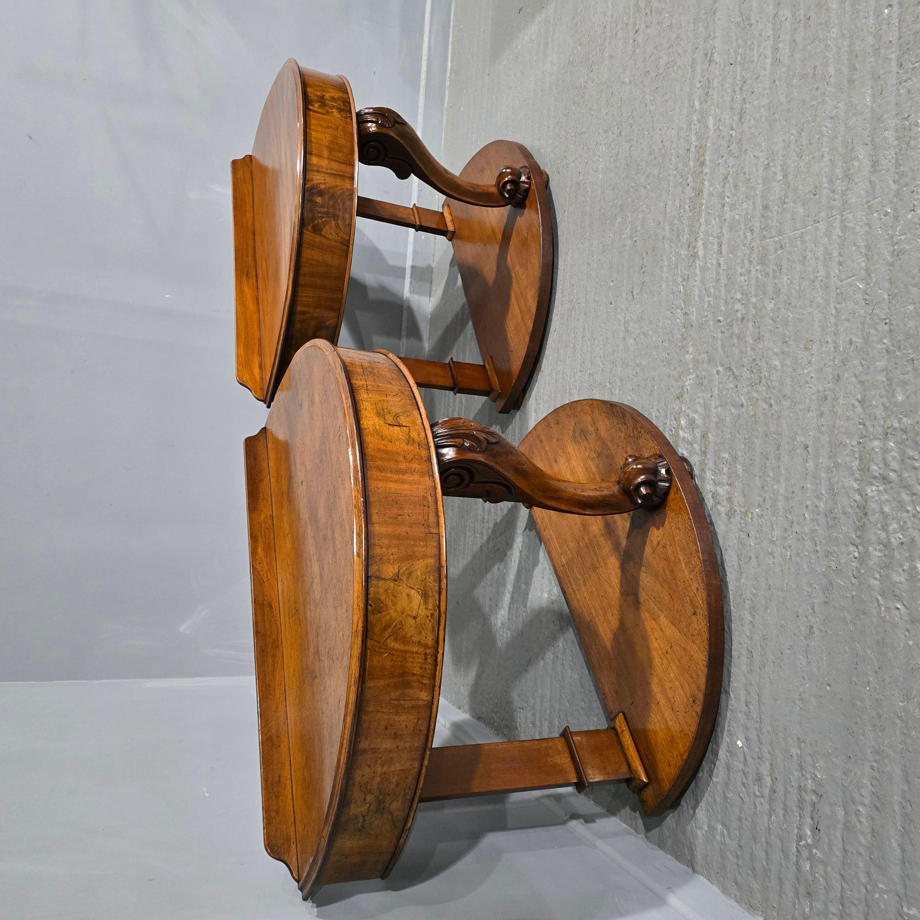 Pair Victorian Mahogany Console Tables Caoba en venta