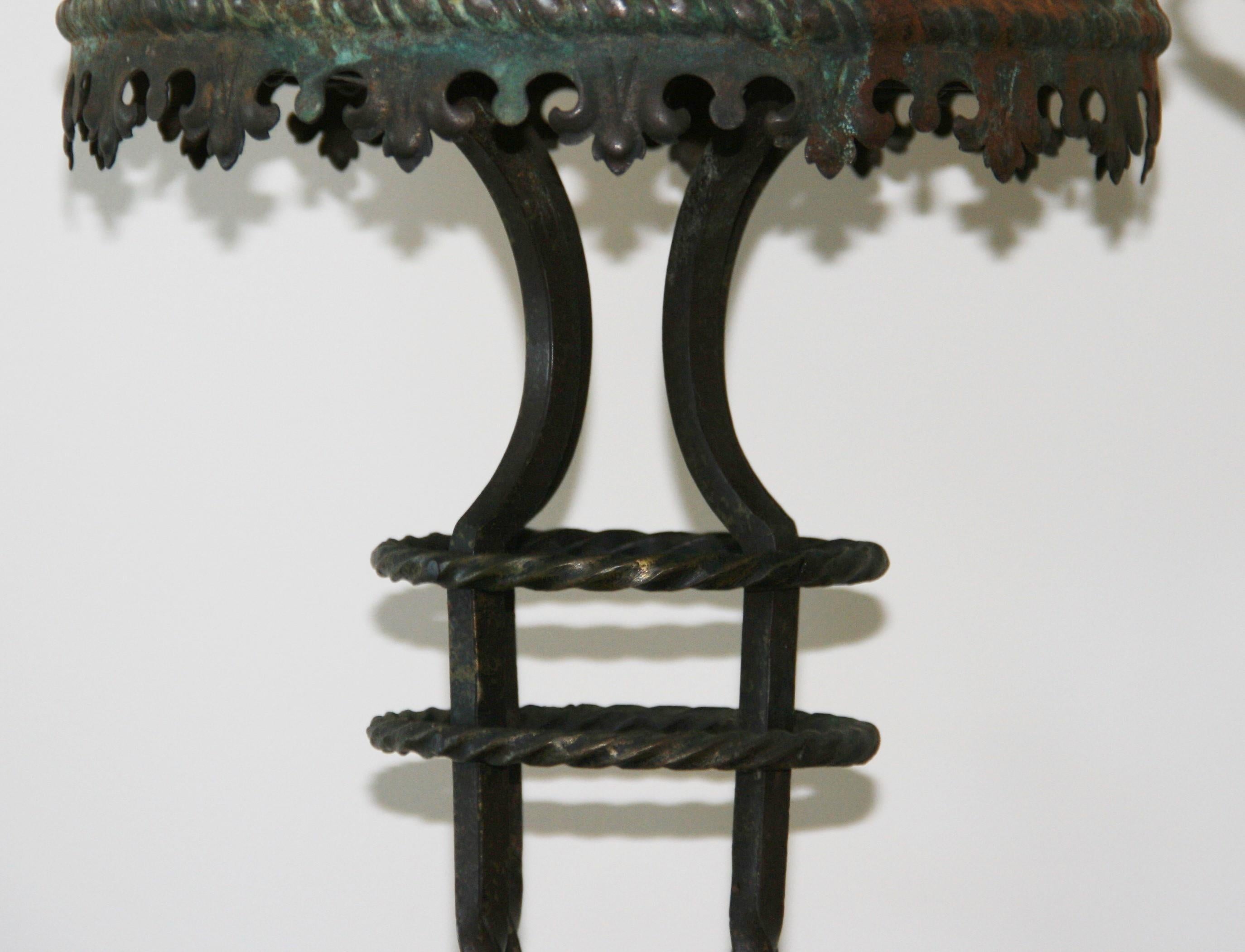 Paar viktorianische Pflanzgefäßständer aus Marmor und Eisen mit Sockeln, 1890 im Angebot 3