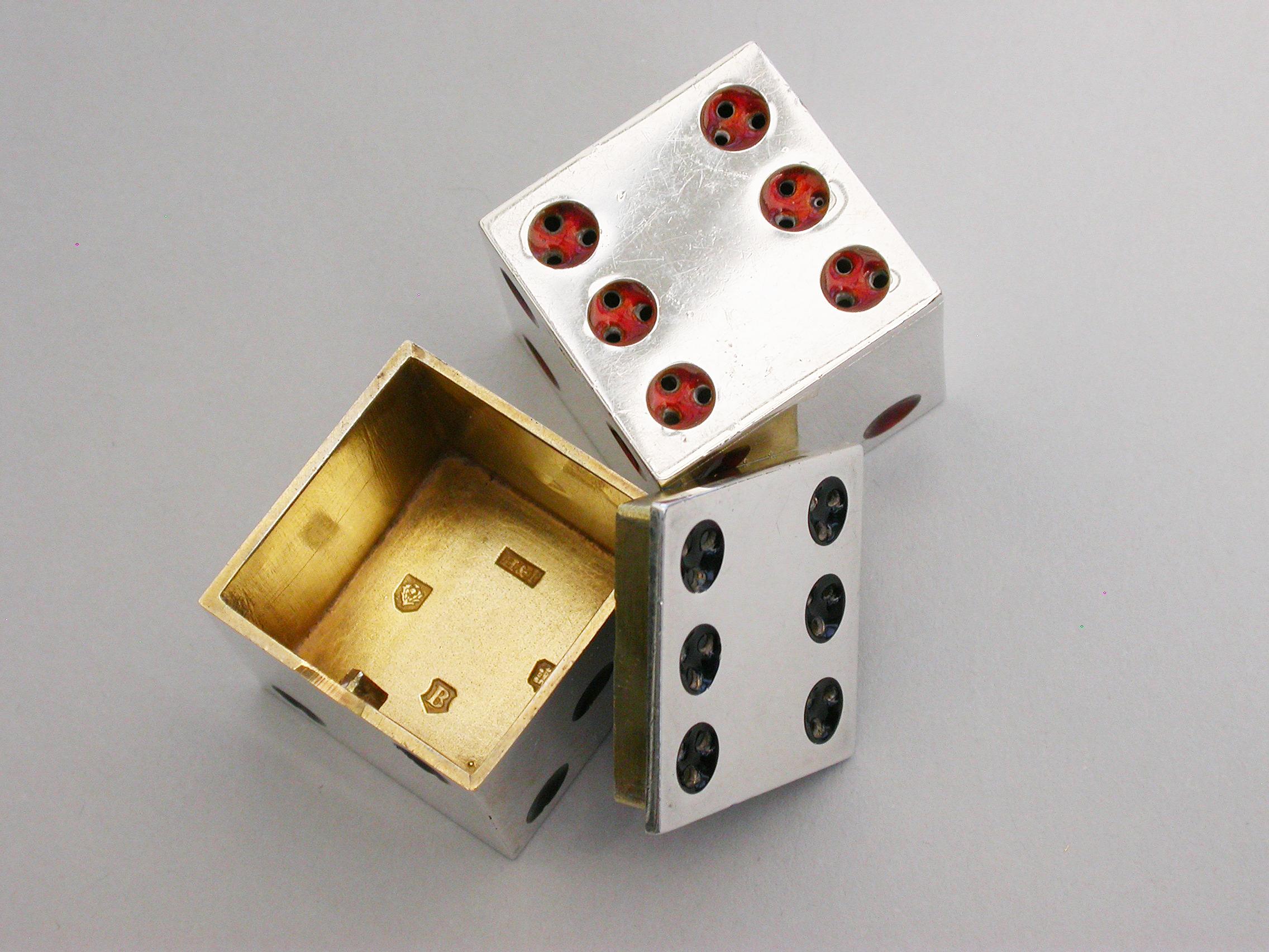 Pair of Victorian Novelty Scottish Silver and Enamel Dice Peppers Edinburgh 1907 For Sale 8