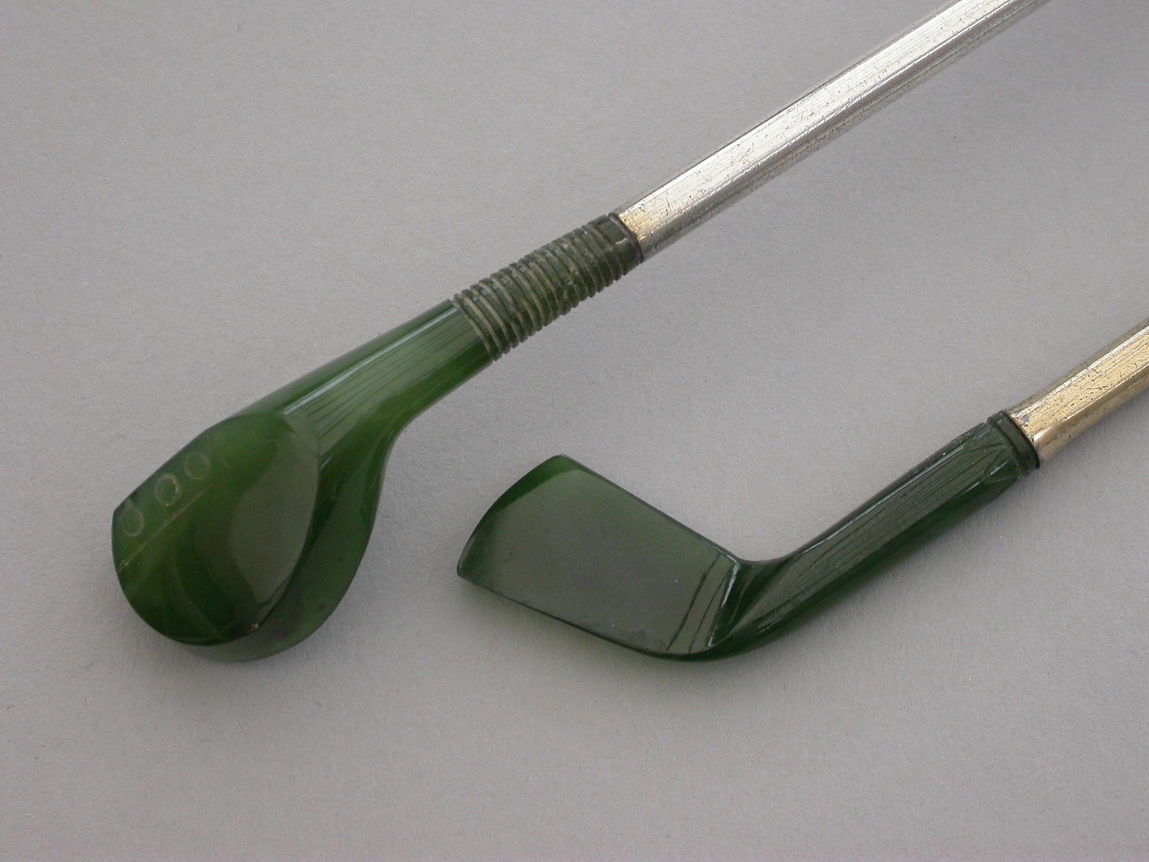 20th Century Pair of Novelty Silver & Nephrite Golf Club Propelling Pencil and Dip Pen For Sale