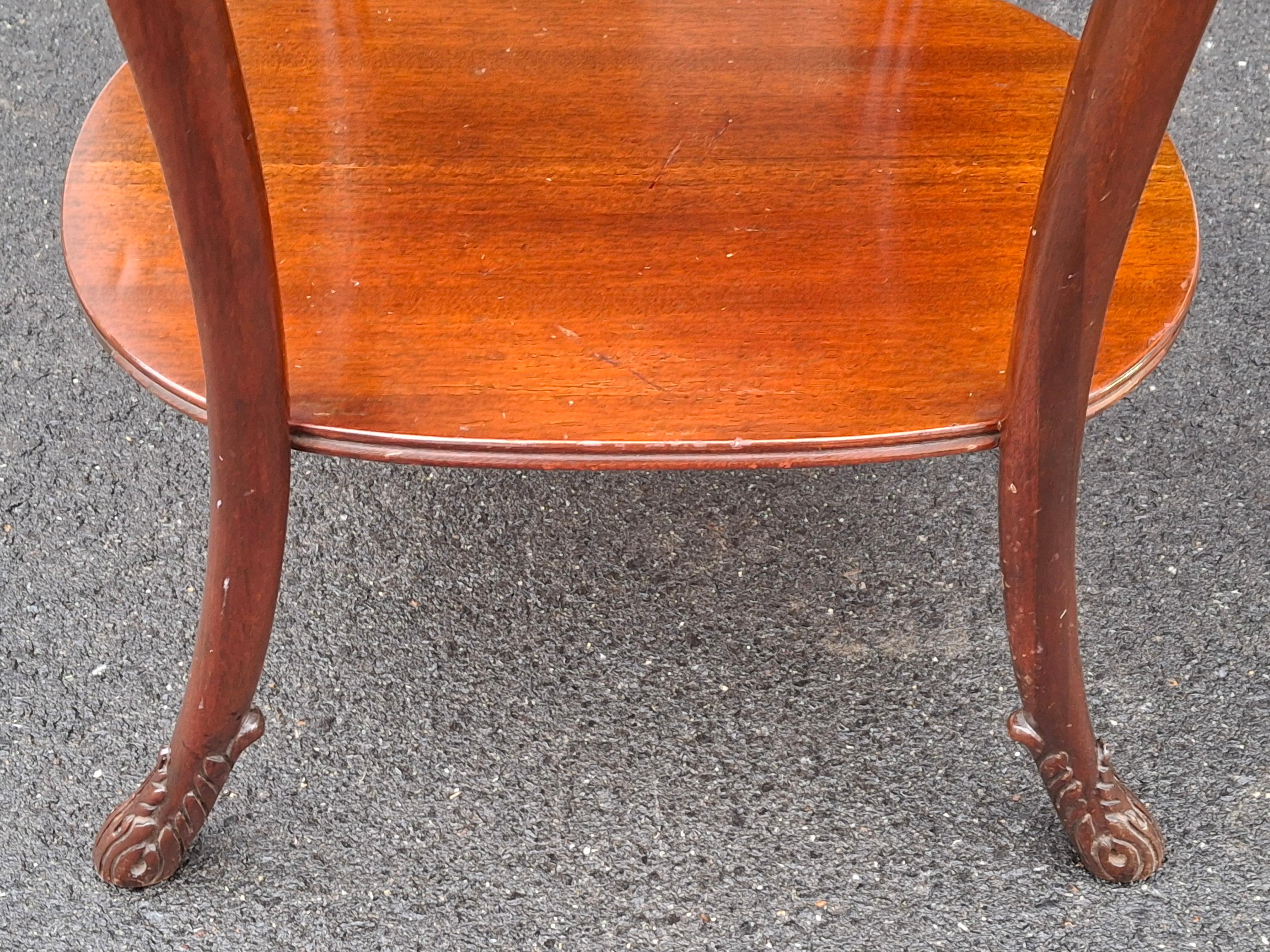 Pair Victorian Regency Style Carved Mahogany and Tooled Leather Inset Side Table in vendita 6