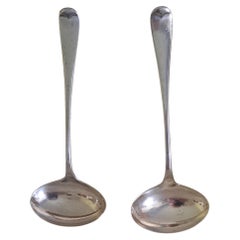 coppia di mestoli da salsa vittoriani  da john round & son ltd.